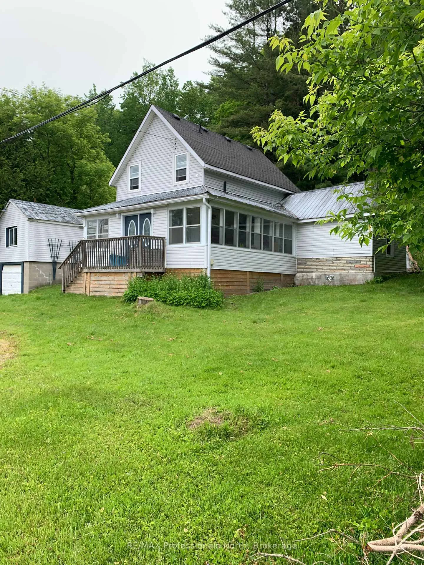 Photo 2 of 72 Bobcaygeon Road, Minden Hills, Lutterworth — HOMEH