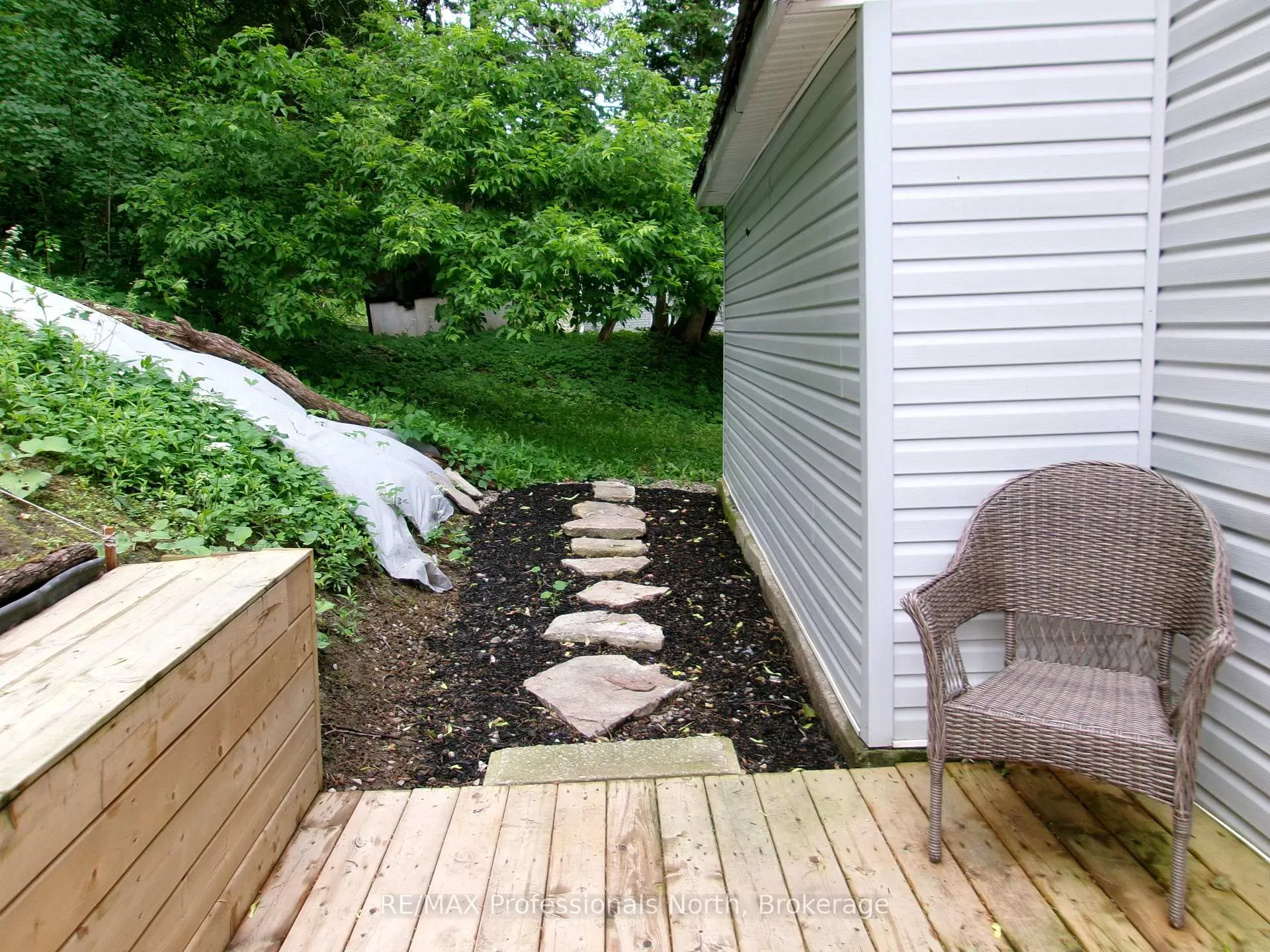 Photo 14 of 72 Bobcaygeon Road, Minden Hills, Lutterworth — HOMEH
