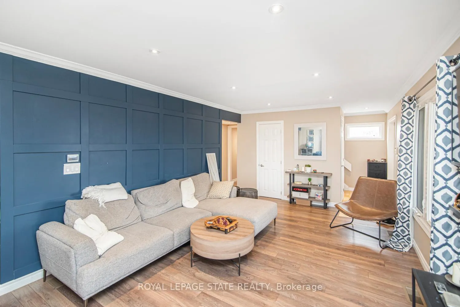 Photo 8 of 443 Eleventh Road E, Hamilton, Rural Stoney Creek — HOMEH