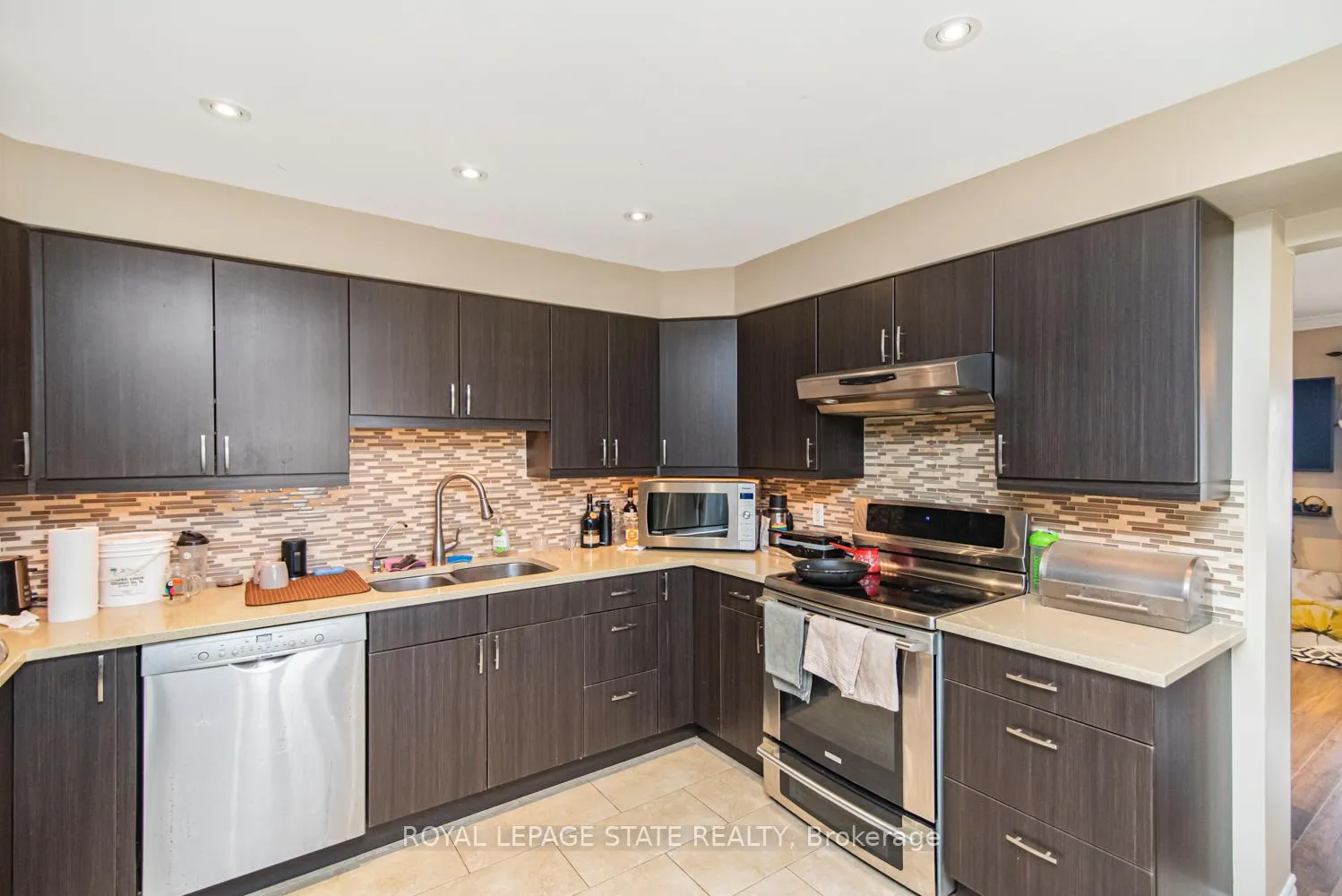 Photo 14 of 443 Eleventh Road E, Hamilton, Rural Stoney Creek — HOMEH