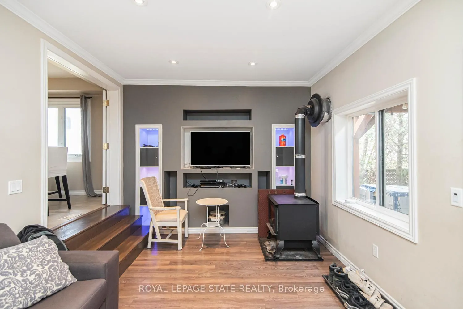 Photo 16 of 443 Eleventh Road E, Hamilton, Rural Stoney Creek — HOMEH
