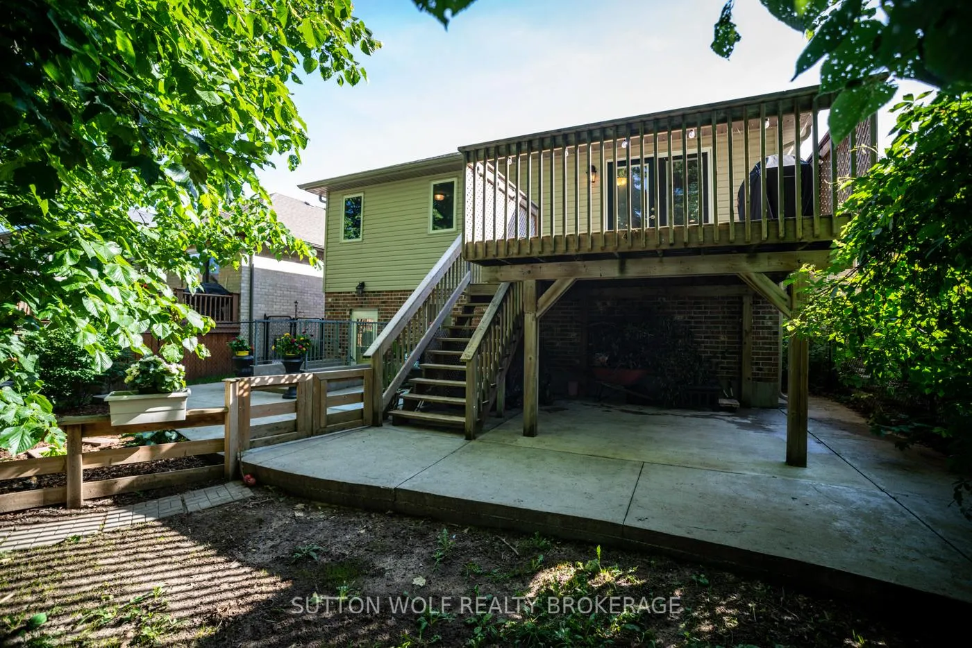 Photo 4 of 68 Bridle Path, Strathroy-Caradoc, SW — HOMEH