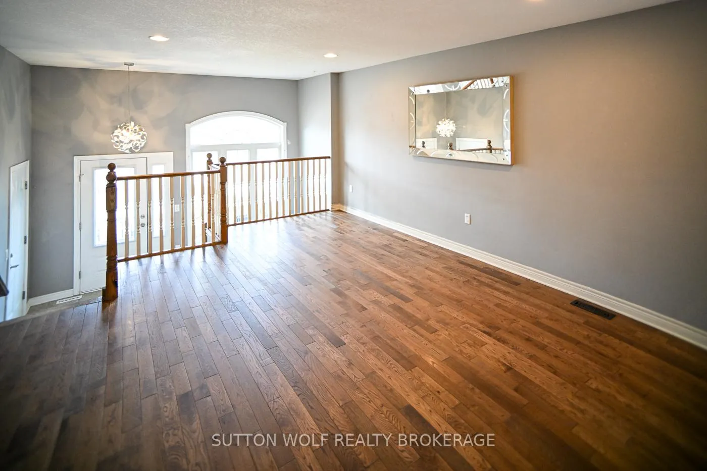 Photo 5 of 68 Bridle Path, Strathroy-Caradoc, SW — HOMEH