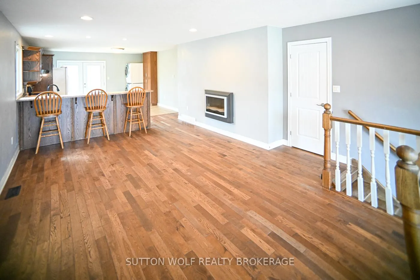 Photo 7 of 68 Bridle Path, Strathroy-Caradoc, SW — HOMEH