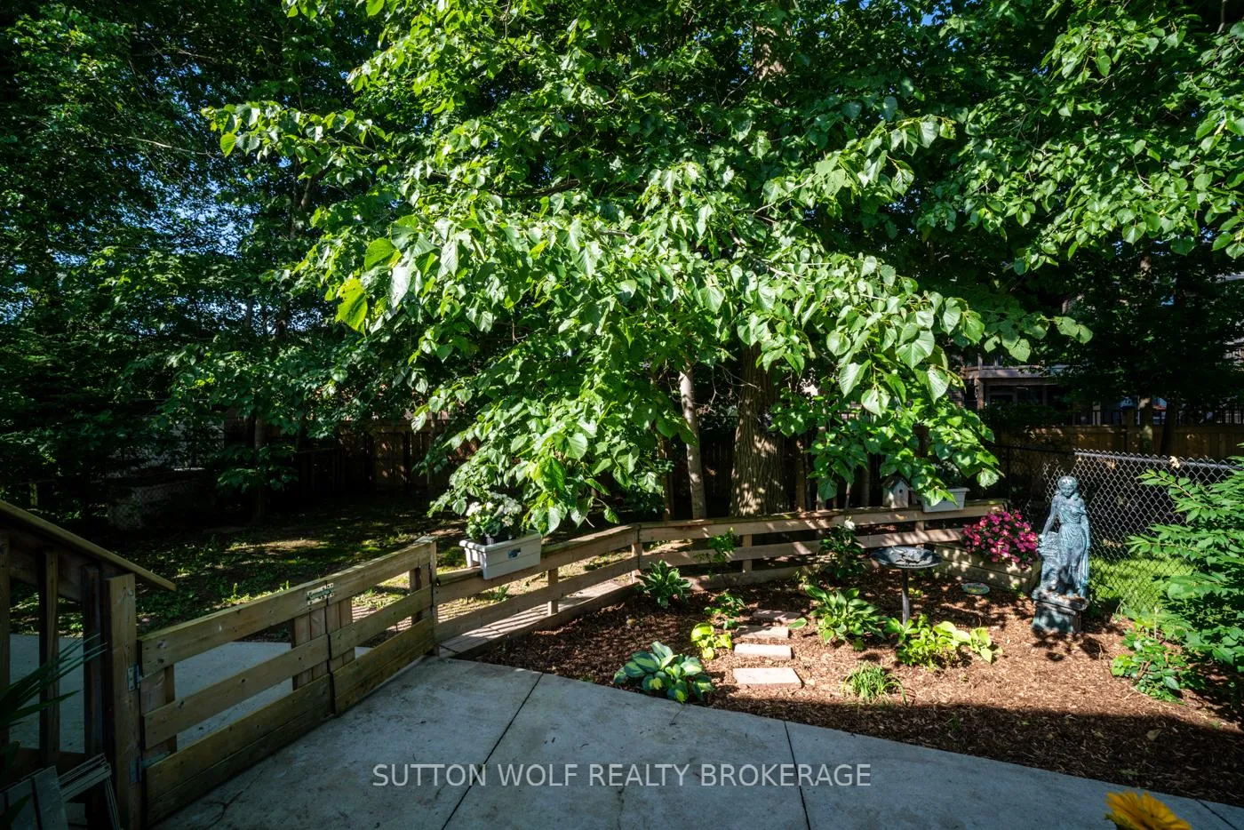 Photo 33 of 68 Bridle Path, Strathroy-Caradoc, SW — HOMEH