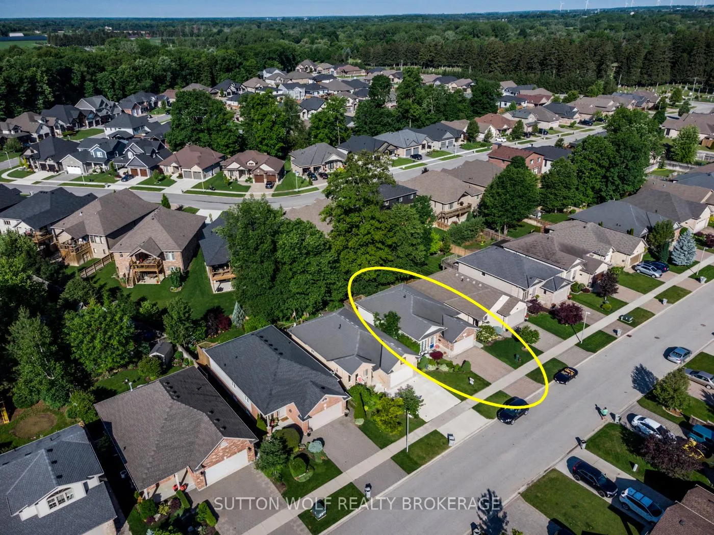 Photo 43 of 68 Bridle Path, Strathroy-Caradoc, SW — HOMEH