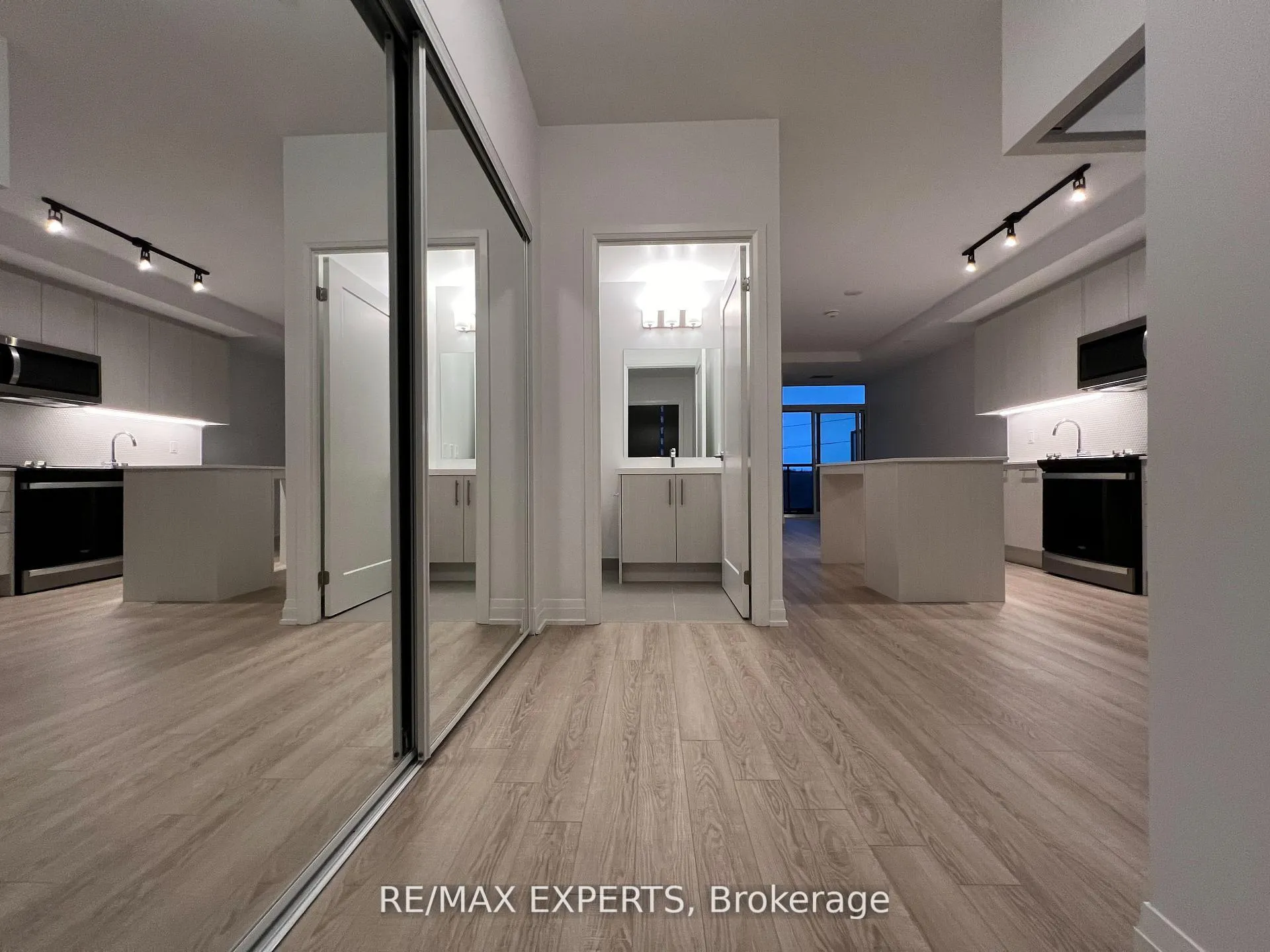 Photo 4 of Unit 413, 286 Main Street, Toronto, East End-Danforth — HOMEH