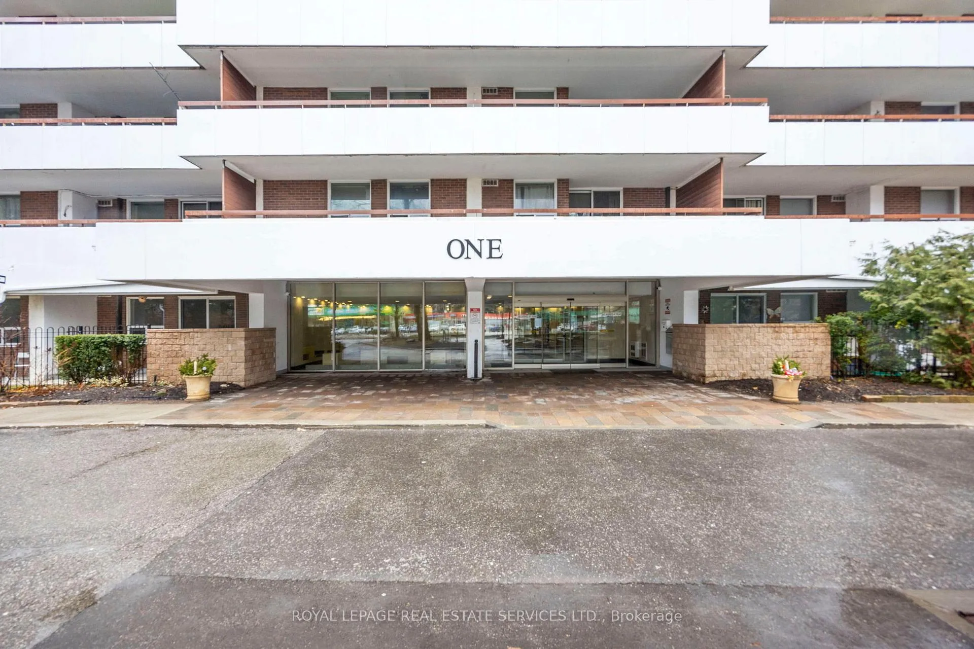 Photo 4 of Unit 105, 1 Royal Orchard Boulevard, Markham, Royal Orchard — HOMEH