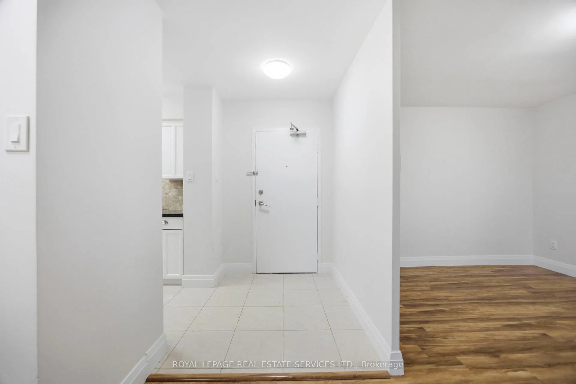 Photo 6 of Unit 105, 1 Royal Orchard Boulevard, Markham, Royal Orchard — HOMEH