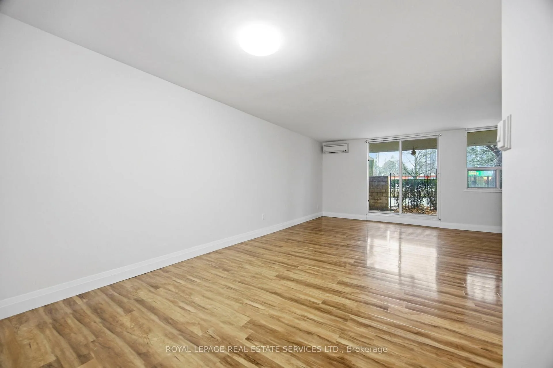 Photo 12 of Unit 105, 1 Royal Orchard Boulevard, Markham, Royal Orchard — HOMEH