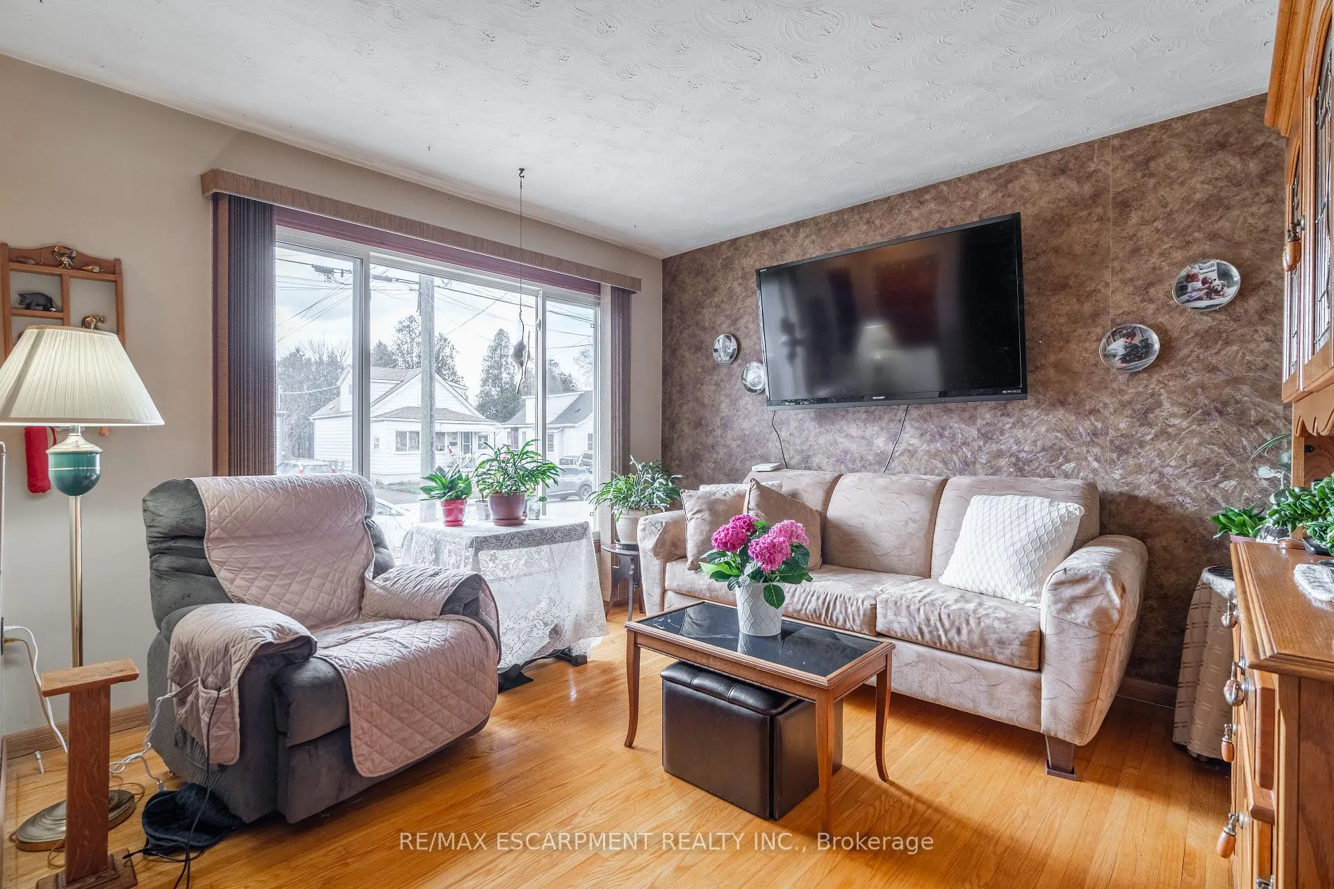 Photo 2 of 161 East 24TH Street, Hamilton, Eastmount — HOMEH