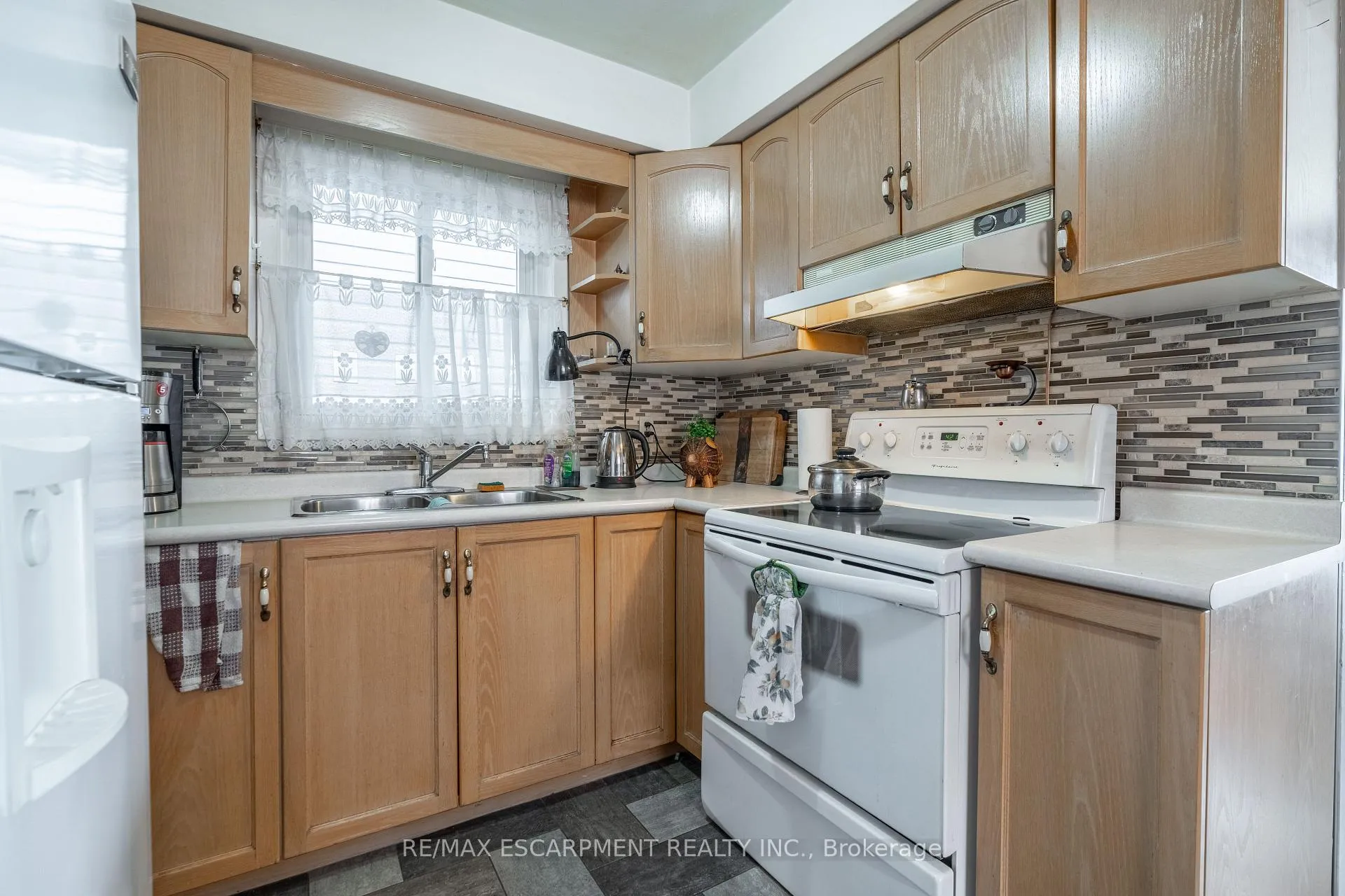 Photo 6 of 161 East 24TH Street, Hamilton, Eastmount — HOMEH