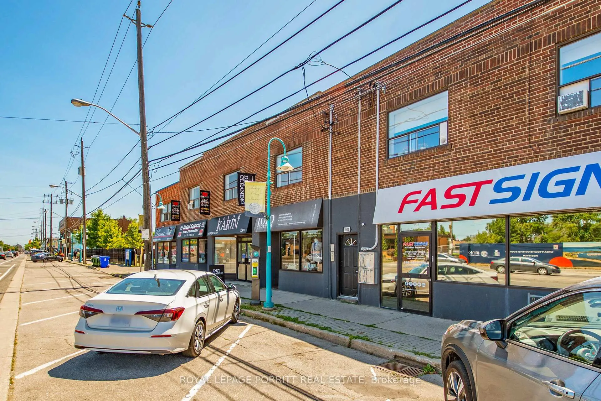 Front of Unit 1, 3511 Lake Shore Boulevard W