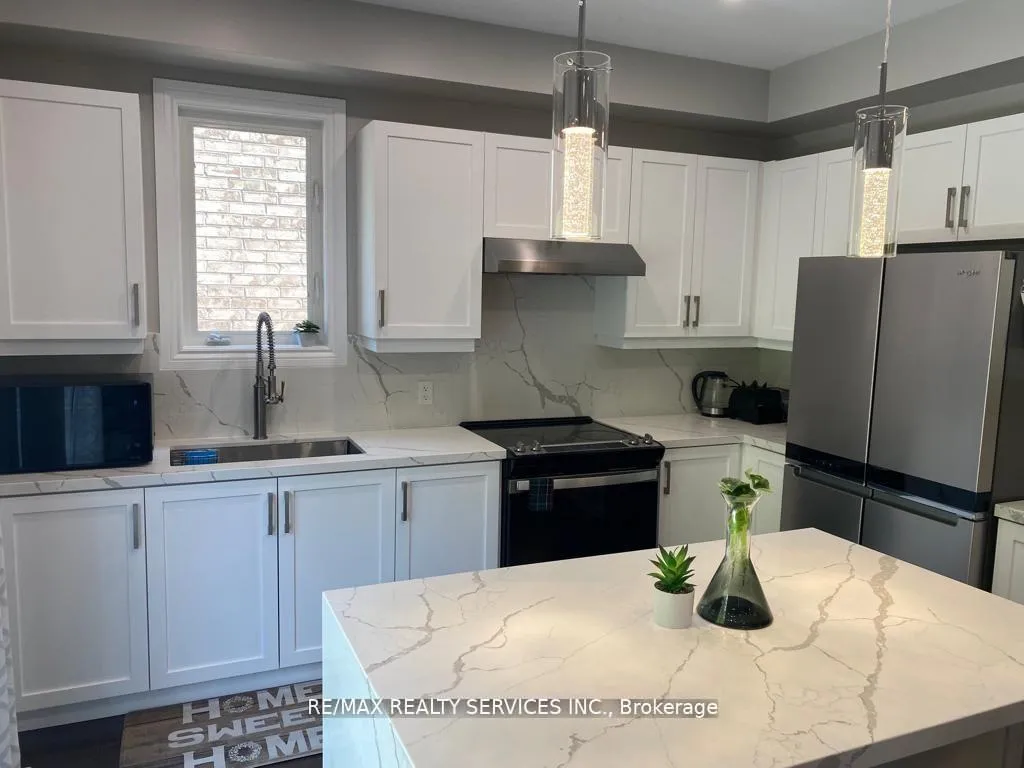 Photo 11 of 58 Promenade Drive N, Whitby, Taunton North — HOMEH