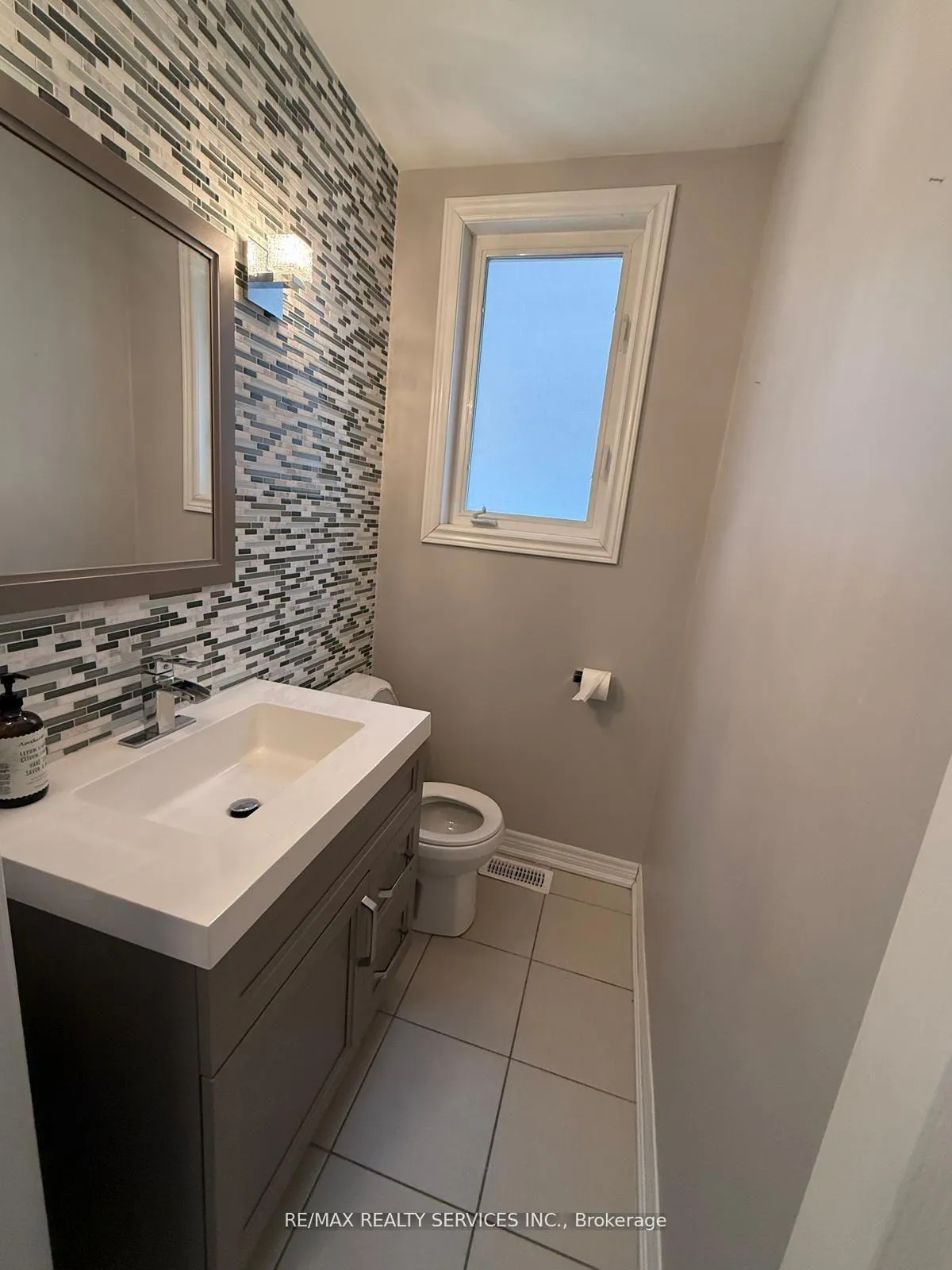 Photo 14 of 58 Promenade Drive N, Whitby, Taunton North — HOMEH