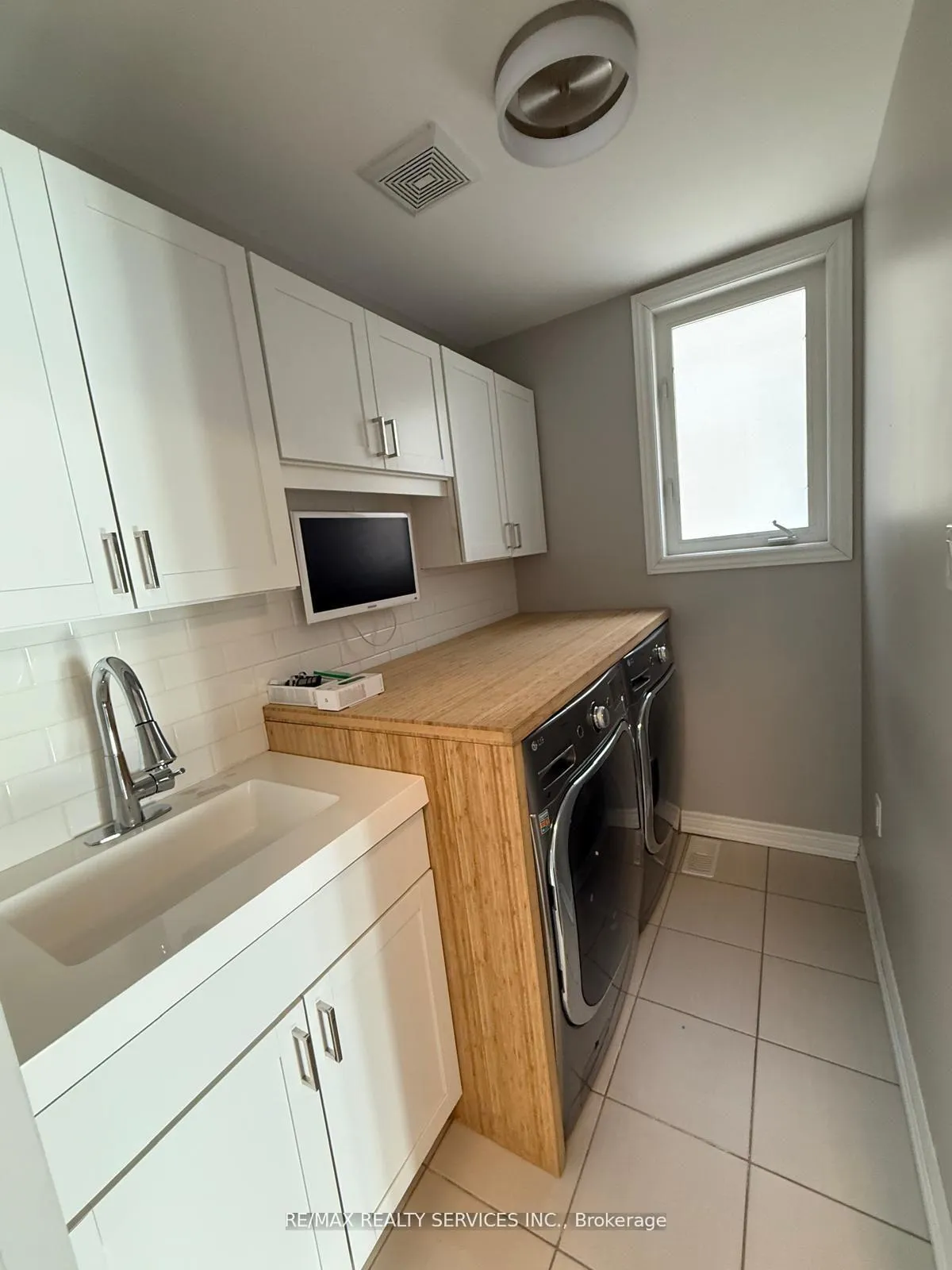 Photo 15 of 58 Promenade Drive N, Whitby, Taunton North — HOMEH