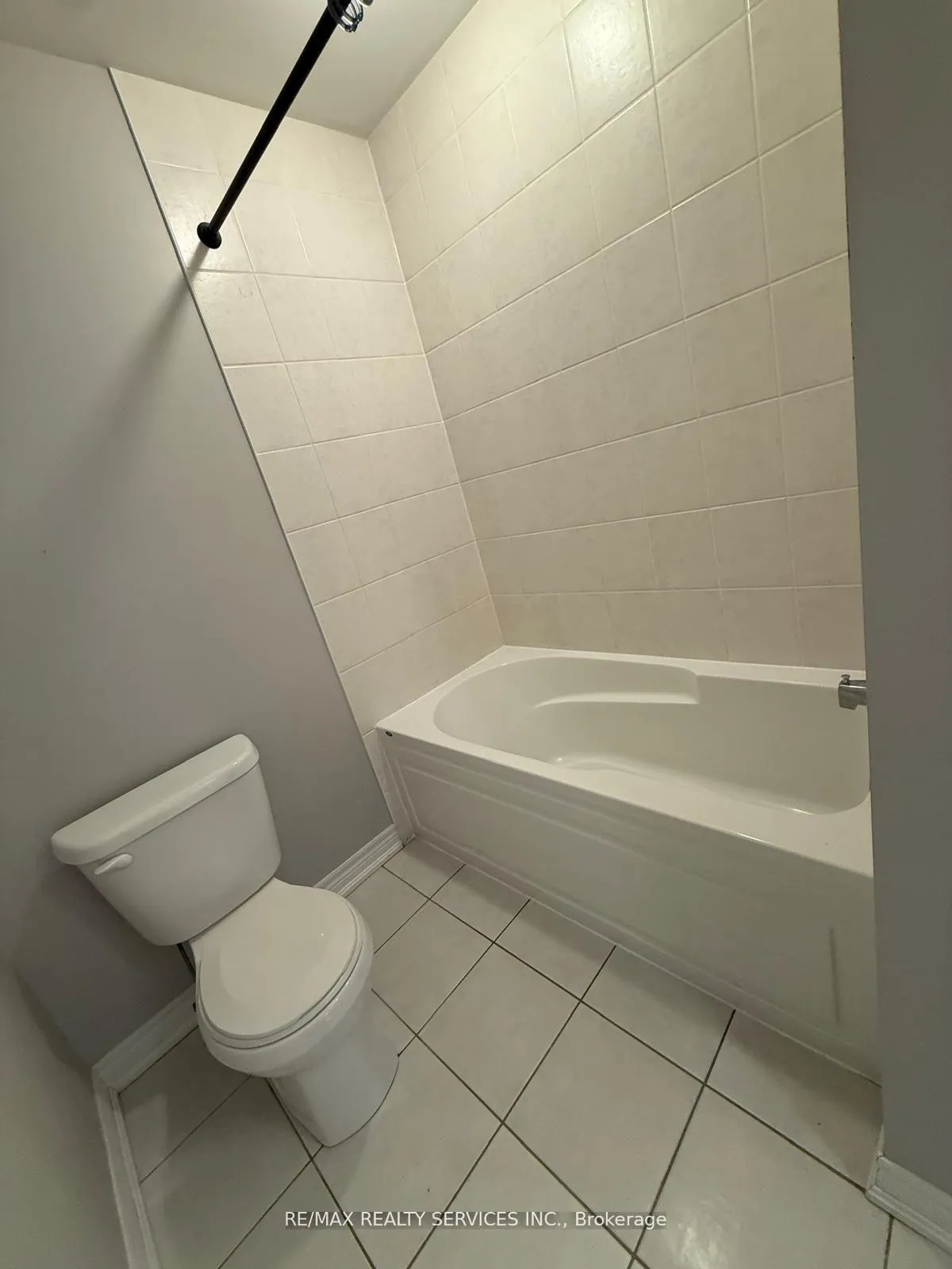 Photo 34 of 58 Promenade Drive N, Whitby, Taunton North — HOMEH