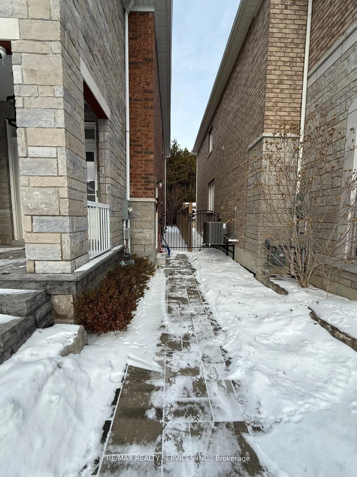 Photo 38 of 58 Promenade Drive N, Whitby, Taunton North — HOMEH