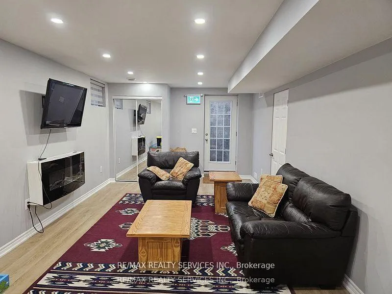 Photo 2 of Unit Bsmt, 35 Curtis Drive, Brampton, Brampton South — HOMEH