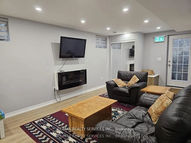 Photo 3 of Unit Bsmt, 35 Curtis Drive, Brampton, Brampton South — HOMEH