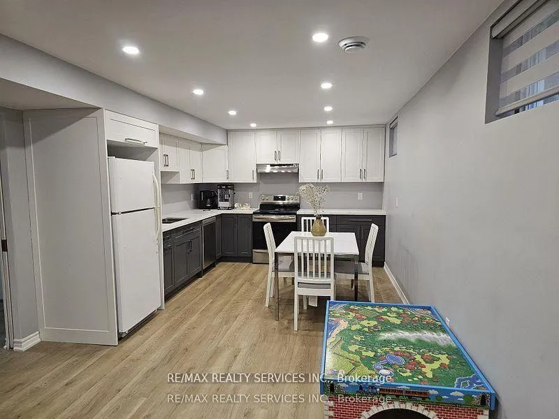 Photo 4 of Unit Bsmt, 35 Curtis Drive, Brampton, Brampton South — HOMEH