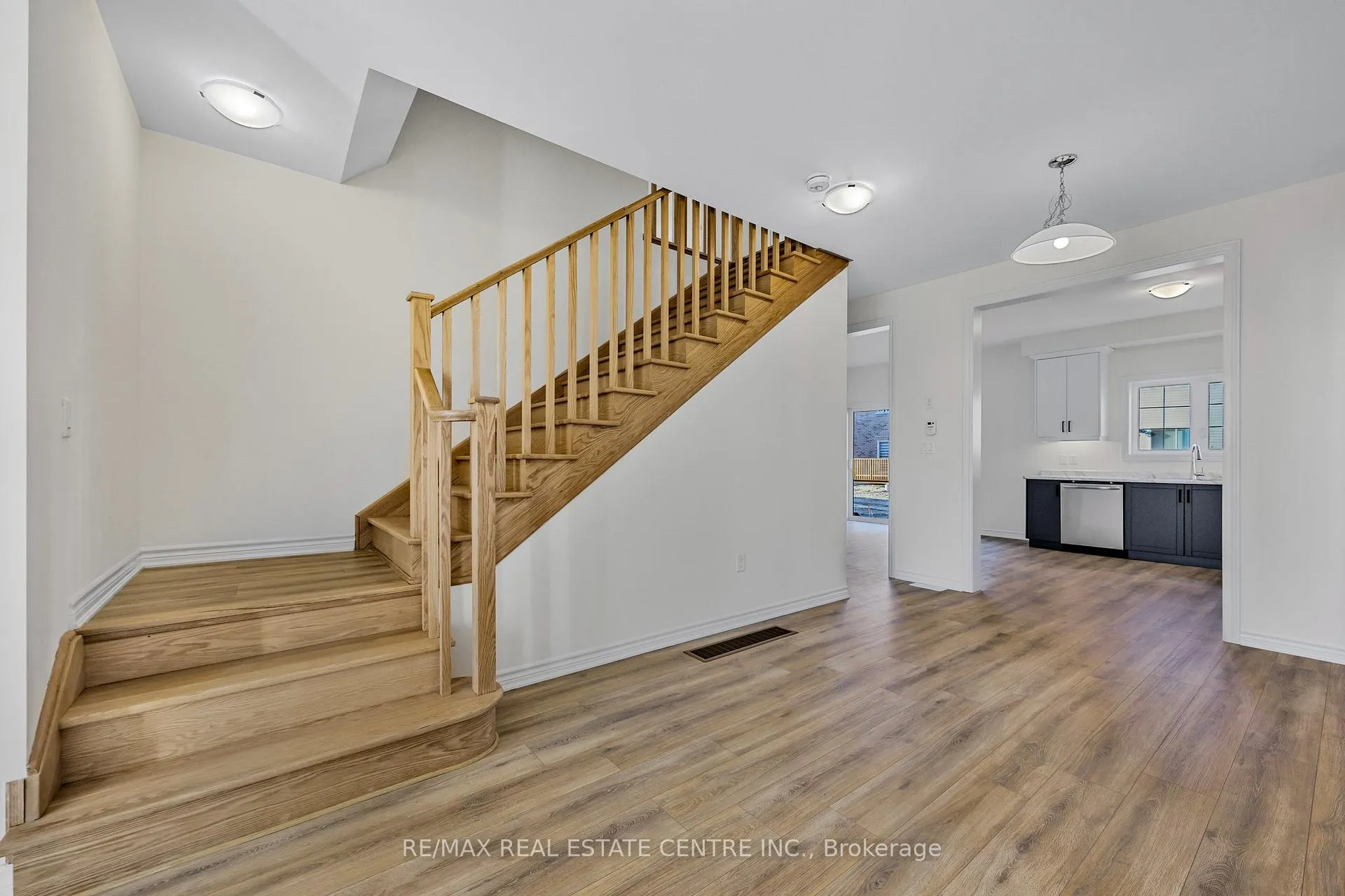 Photo 8 of 238 Mckenzie Drive, Clearview, Stayner — HOMEH