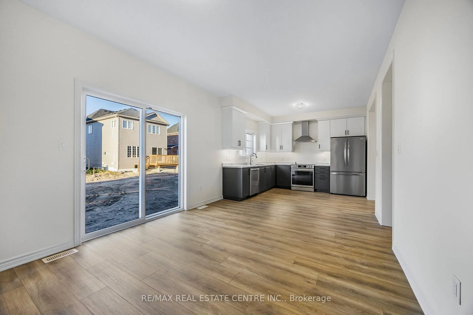 Photo 13 of 238 Mckenzie Drive, Clearview, Stayner — HOMEH