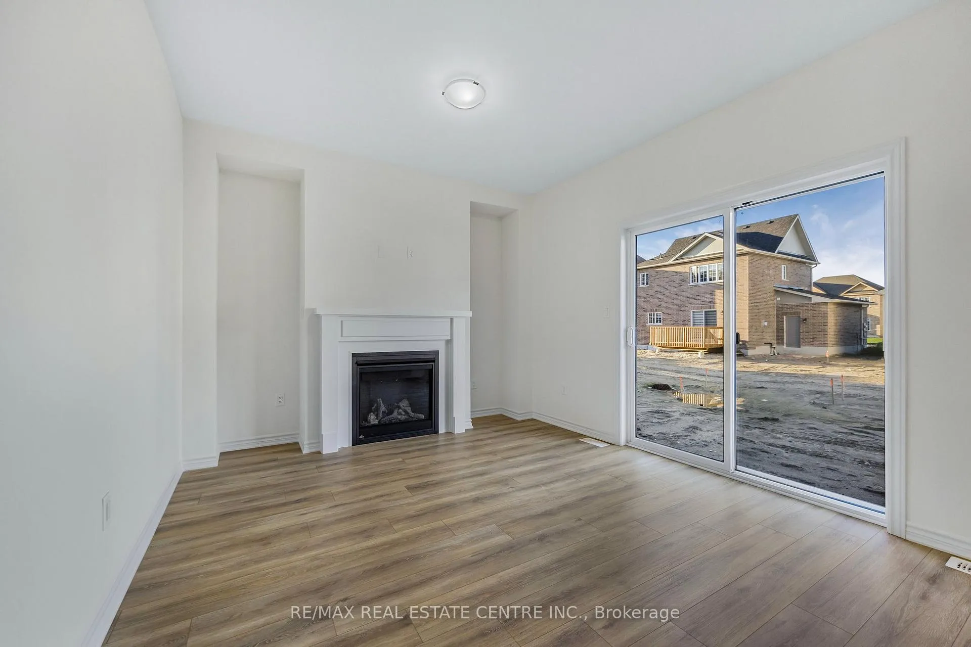 Photo 15 of 238 Mckenzie Drive, Clearview, Stayner — HOMEH