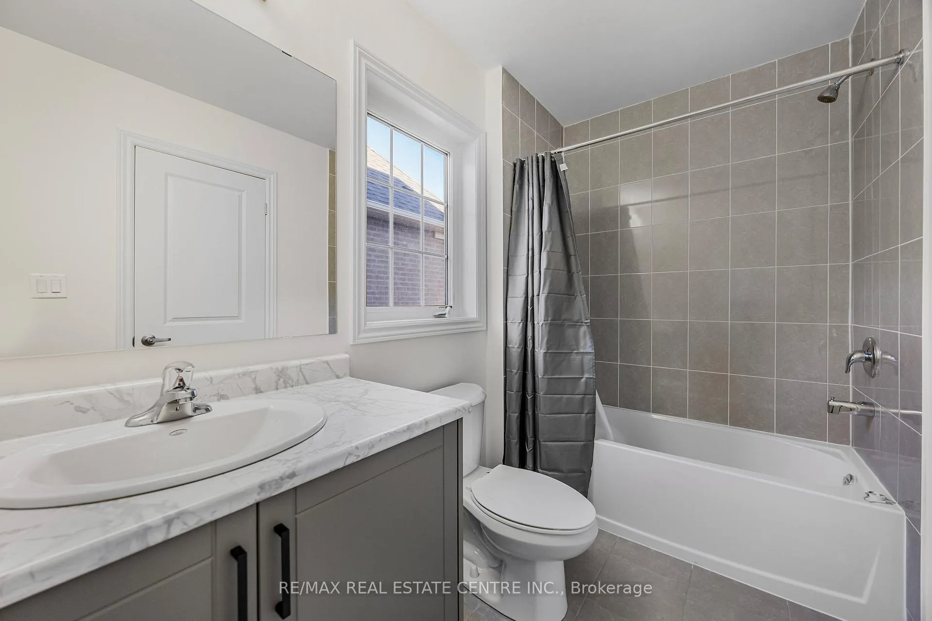 Photo 19 of 238 Mckenzie Drive, Clearview, Stayner — HOMEH