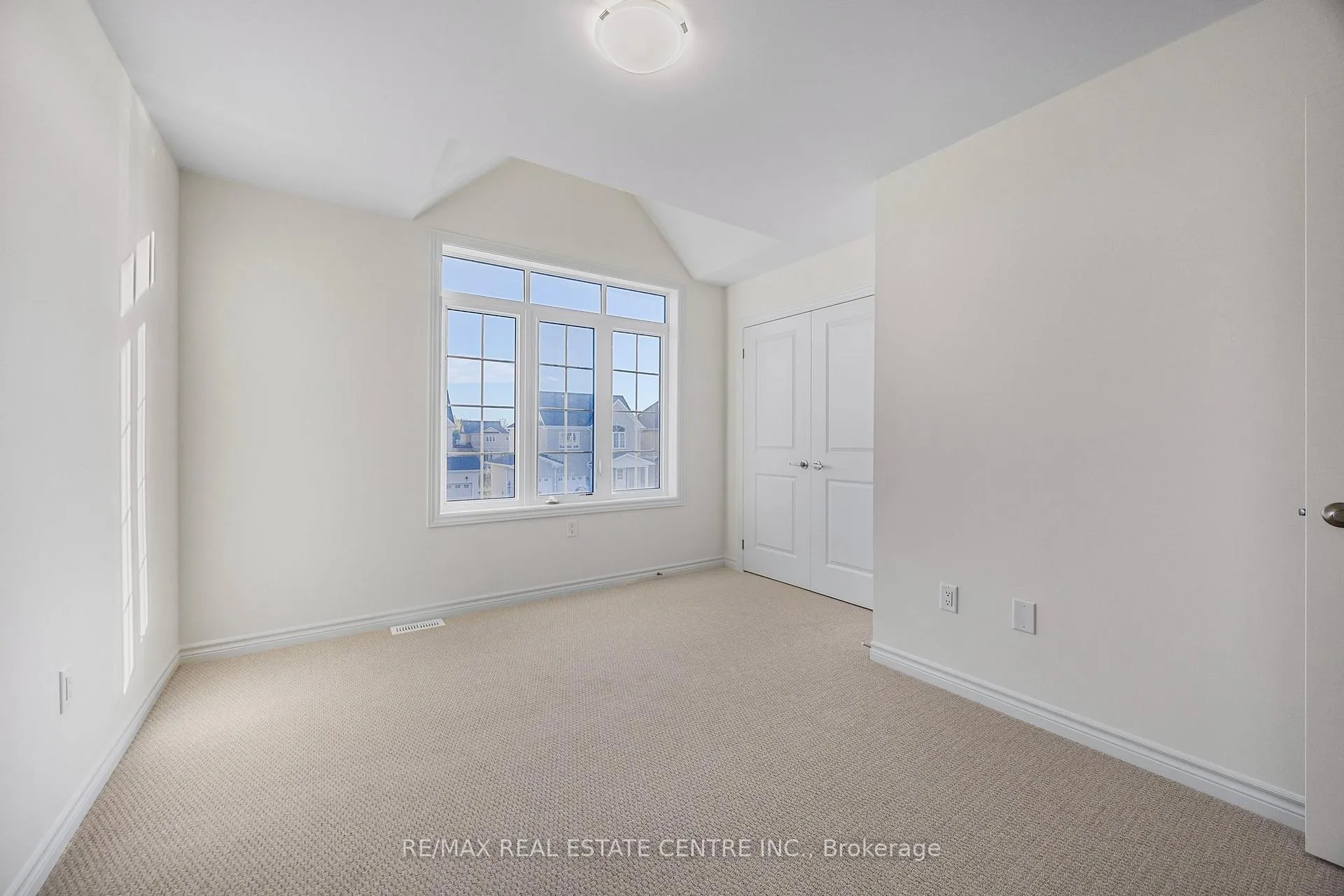 Photo 21 of 238 Mckenzie Drive, Clearview, Stayner — HOMEH