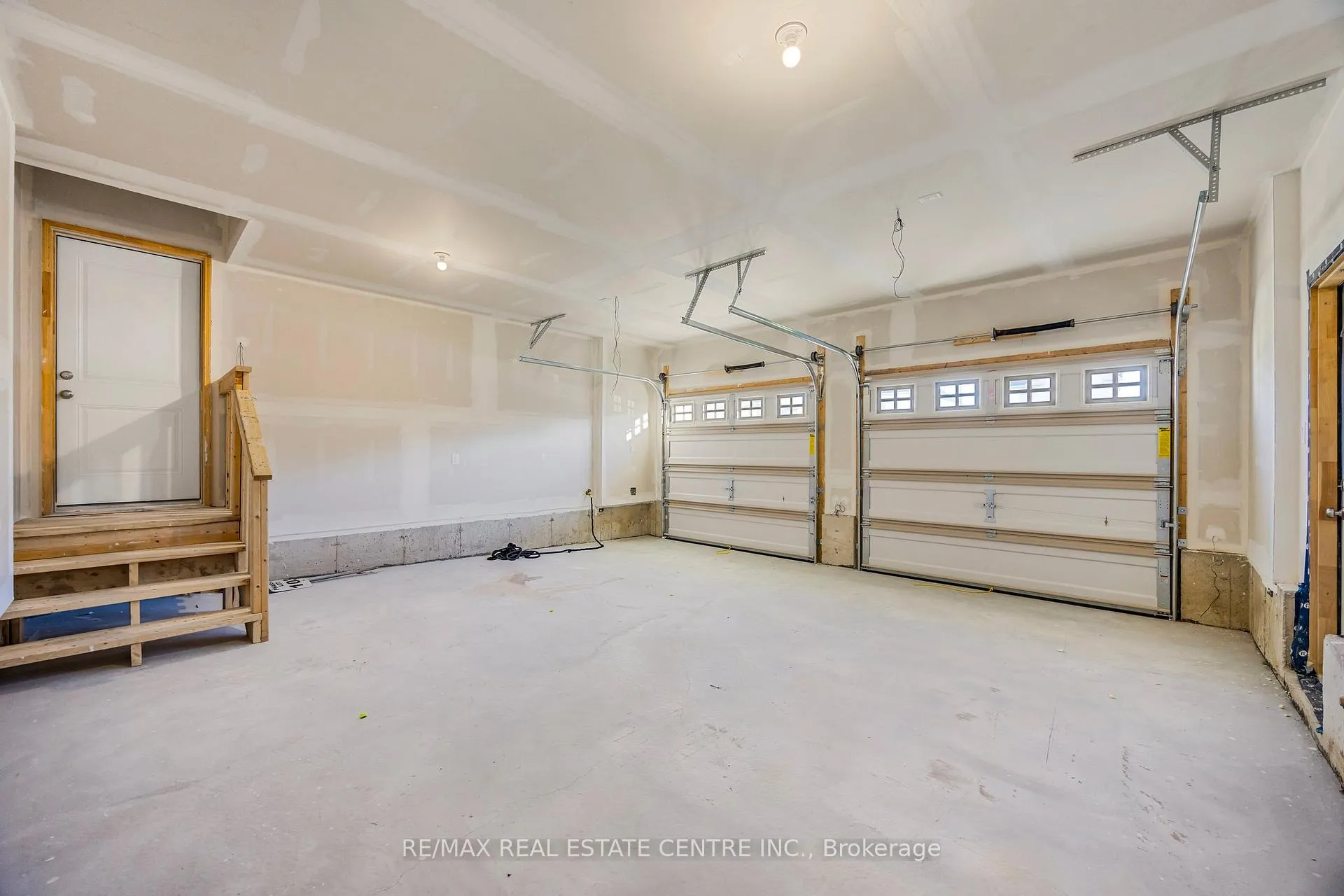 Photo 33 of 238 Mckenzie Drive, Clearview, Stayner — HOMEH