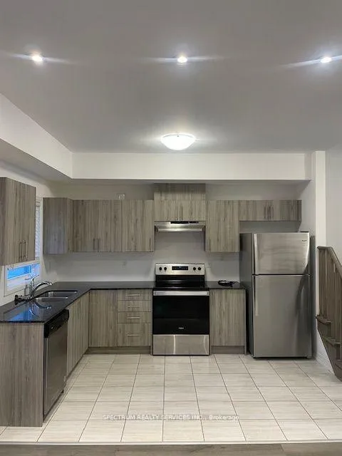 Photo 3 of 129 Gateland Drive, Barrie, Painswick South — HOMEH