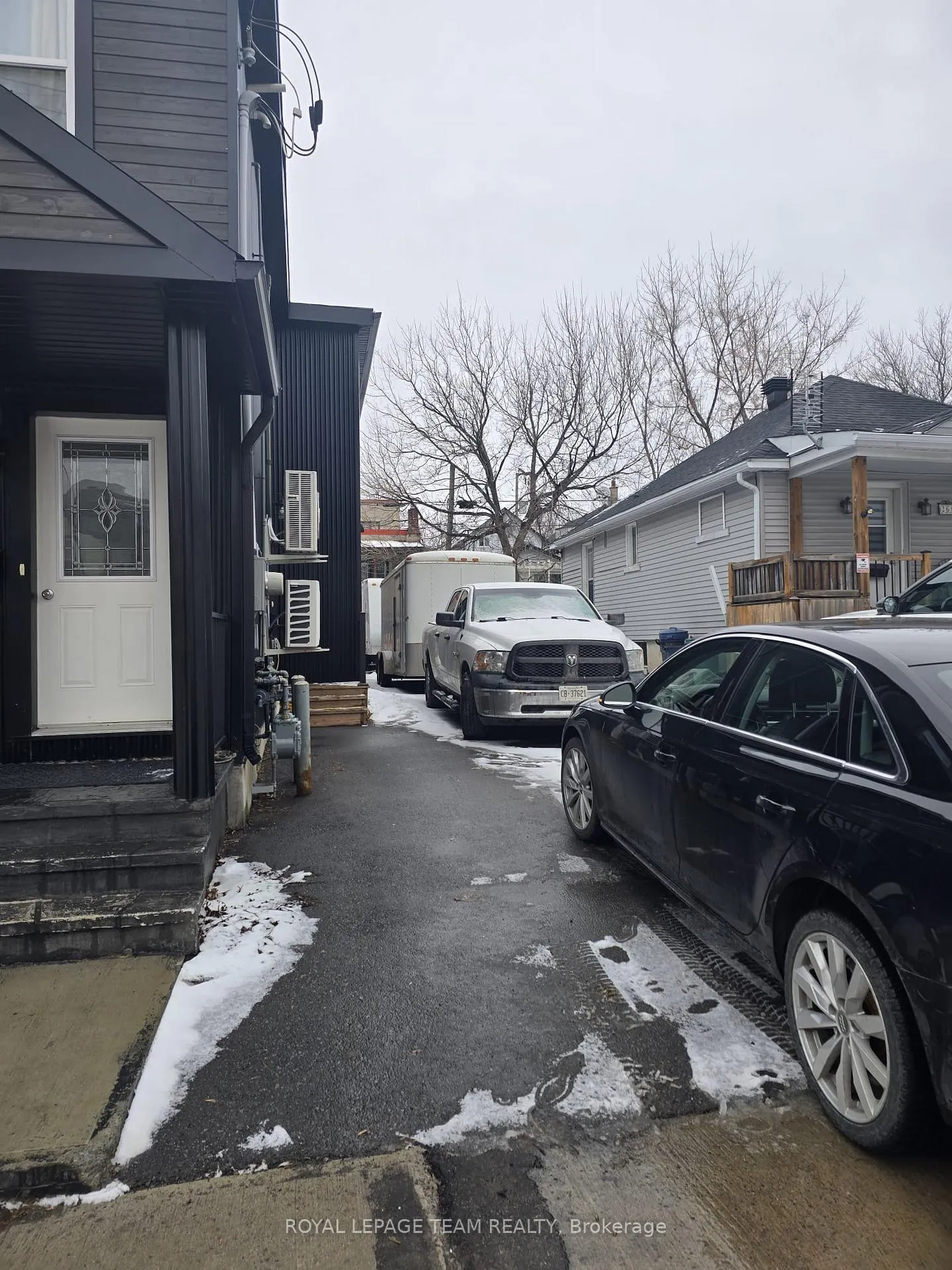 Photo 2 of Unit A, 259 Montfort Street, Ottawa, Vanier — HOMEH
