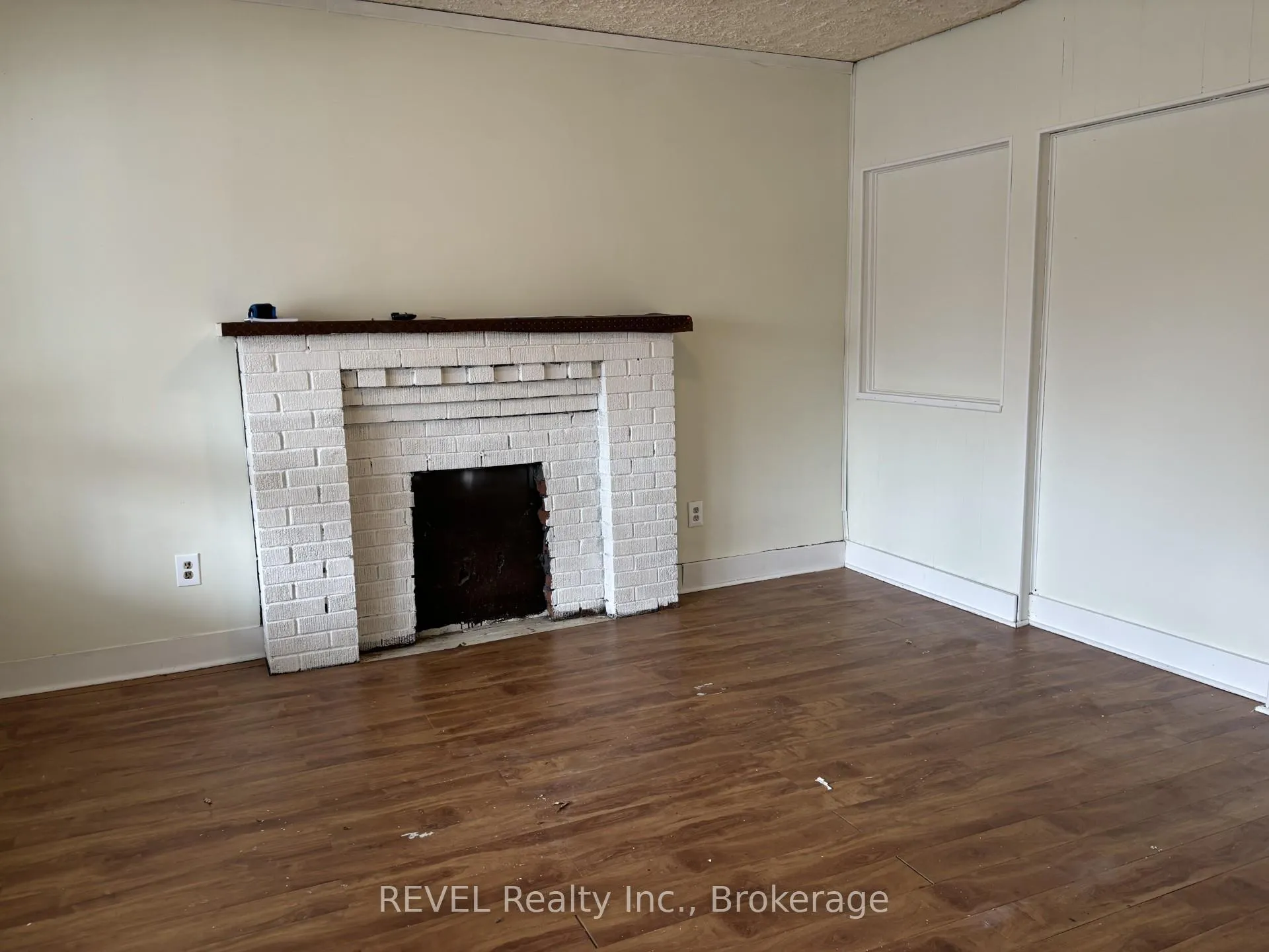 Photo 11 of 4819 Fourth Avenue, Niagara Falls, Cherrywood — HOMEH