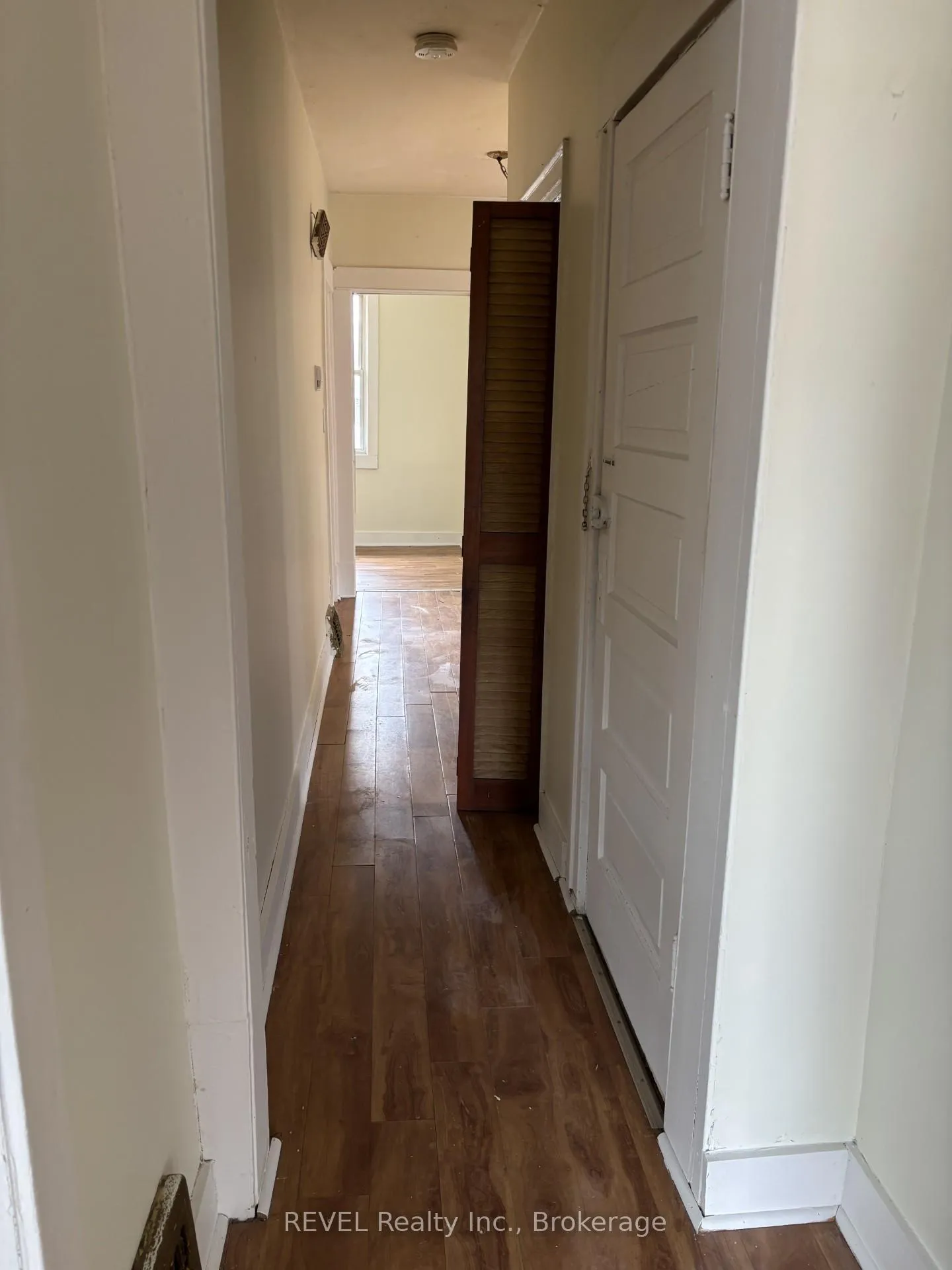 Photo 12 of 4819 Fourth Avenue, Niagara Falls, Cherrywood — HOMEH