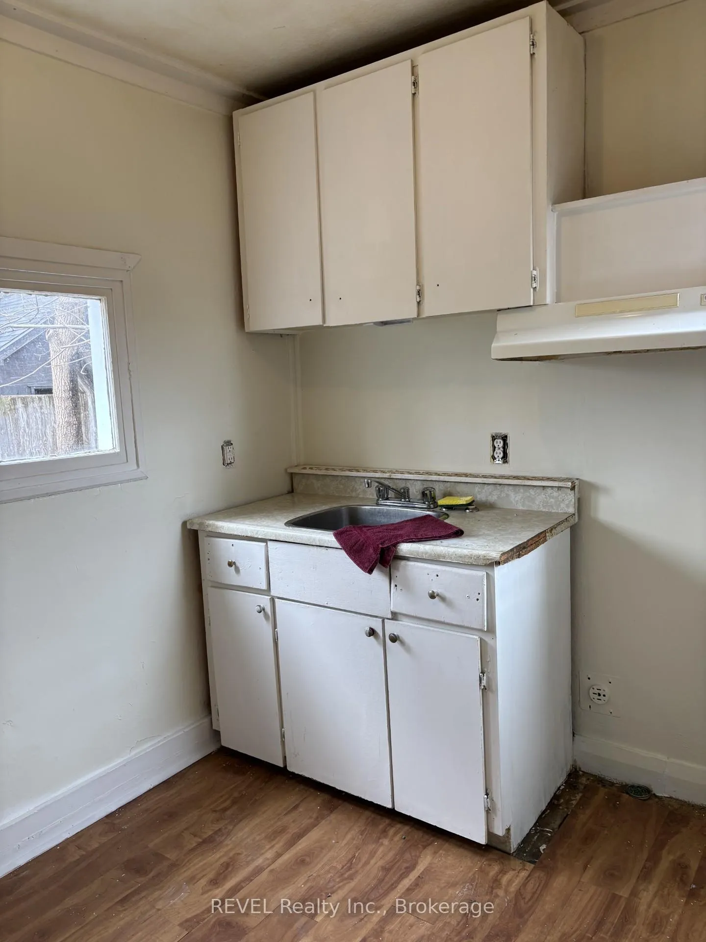 Photo 17 of 4819 Fourth Avenue, Niagara Falls, Cherrywood — HOMEH