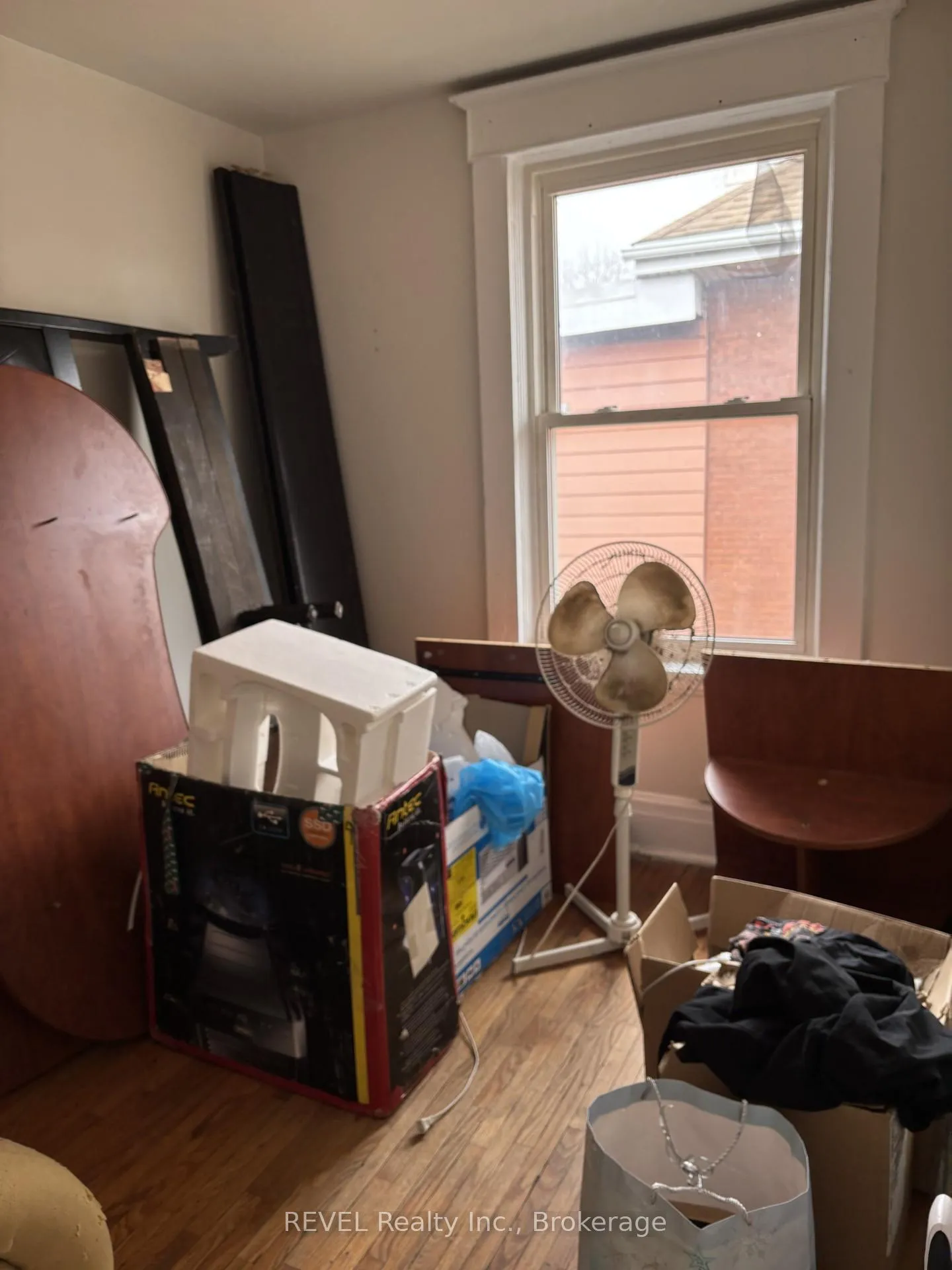 Photo 27 of 4819 Fourth Avenue, Niagara Falls, Cherrywood — HOMEH