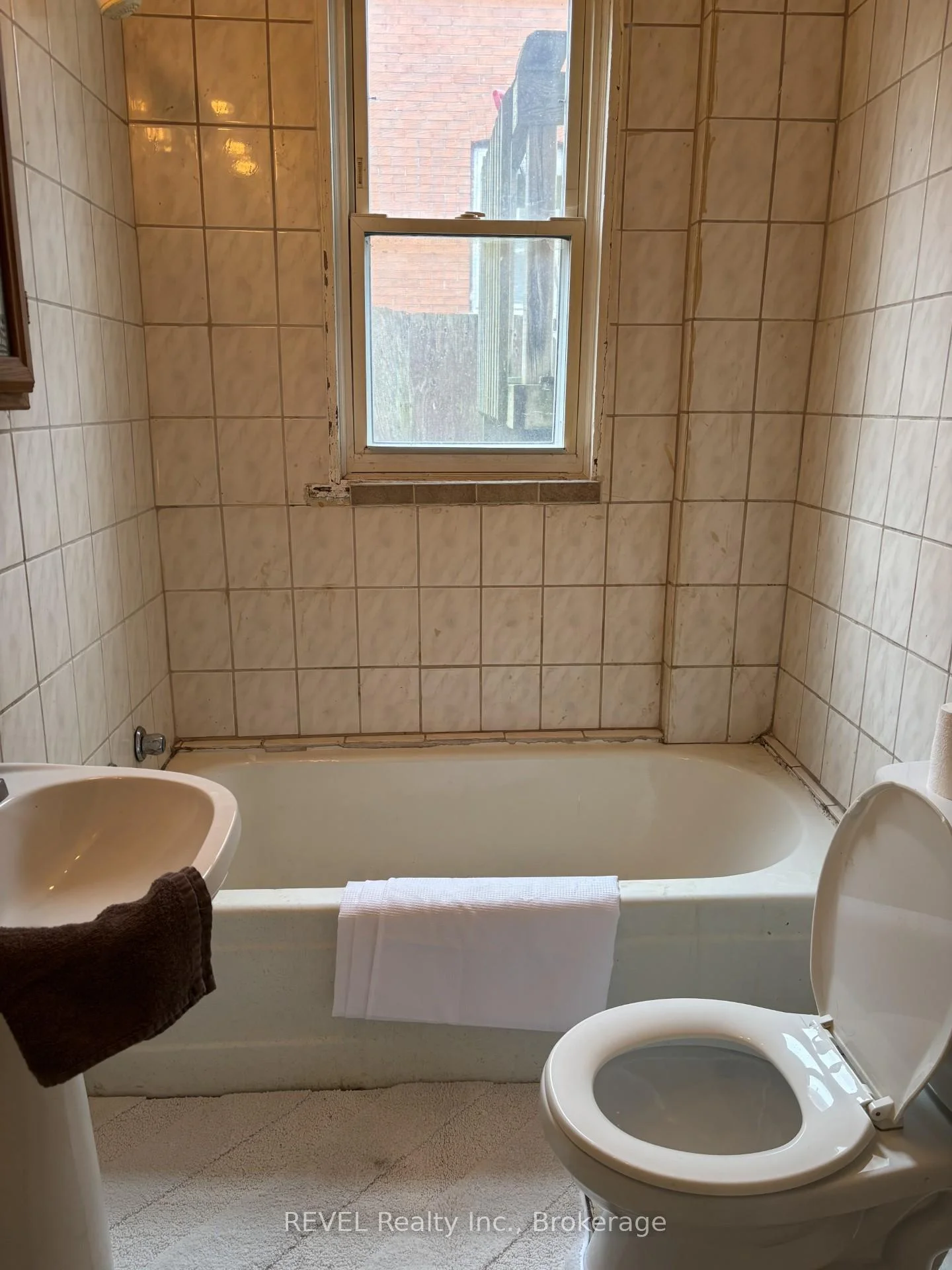 Photo 19 of 4819 Fourth Avenue, Niagara Falls, Cherrywood — HOMEH