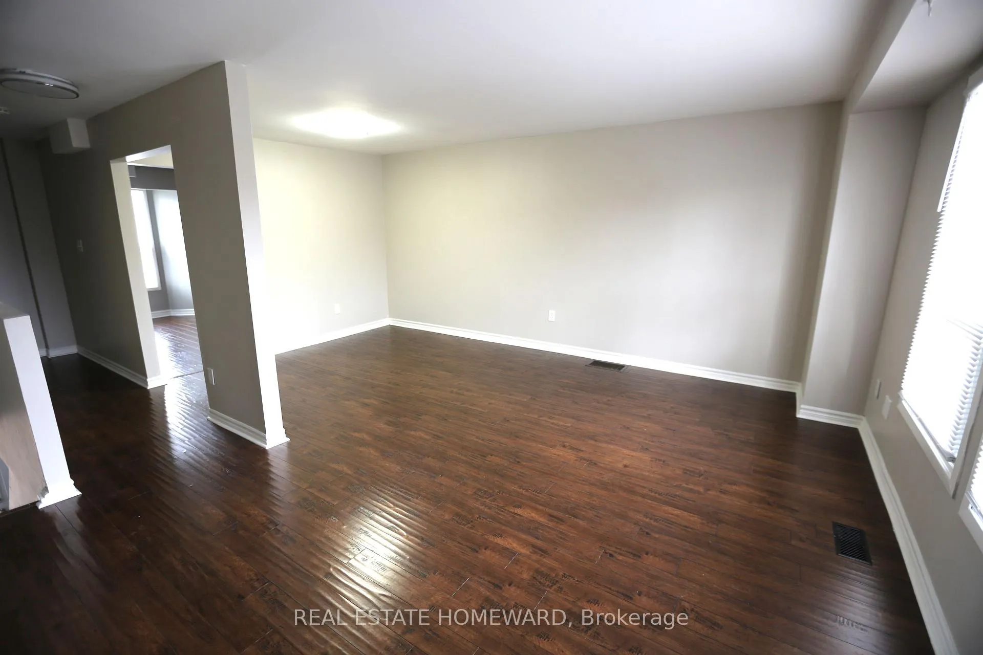 Photo 5 of 104 Enderby Crescent, Brampton, Southgate — HOMEH