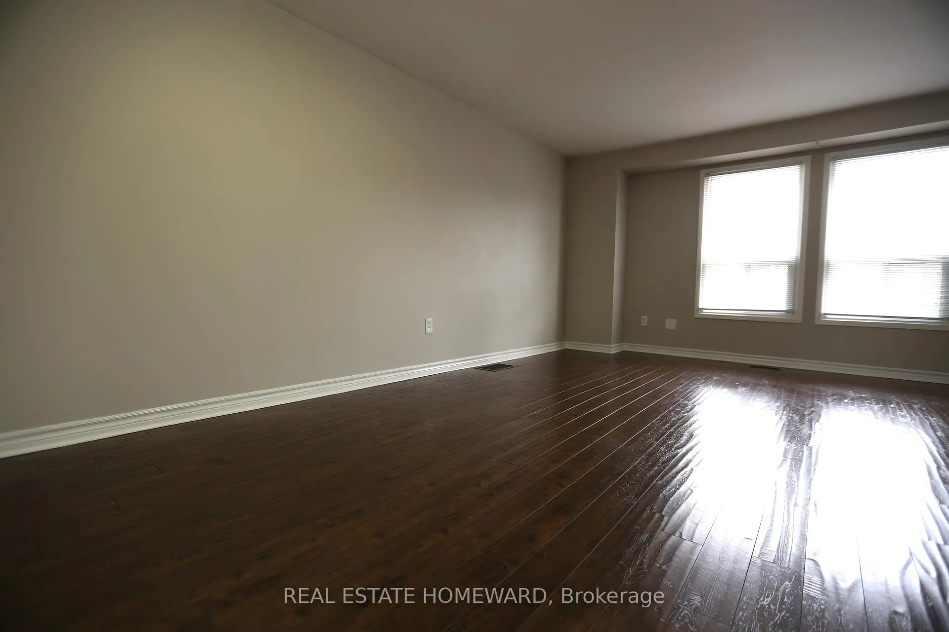 Photo 7 of 104 Enderby Crescent, Brampton, Southgate — HOMEH