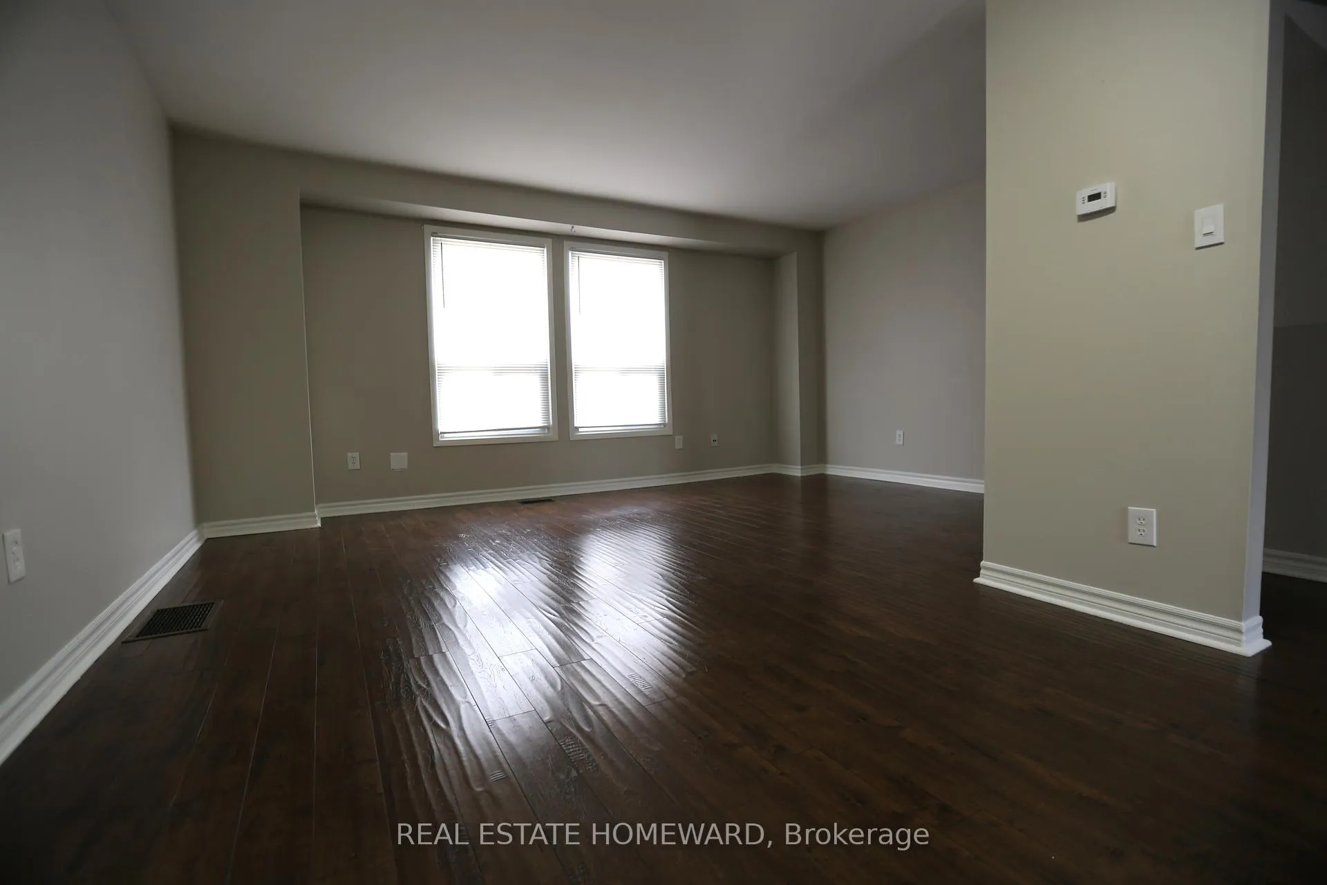 Photo 8 of 104 Enderby Crescent, Brampton, Southgate — HOMEH