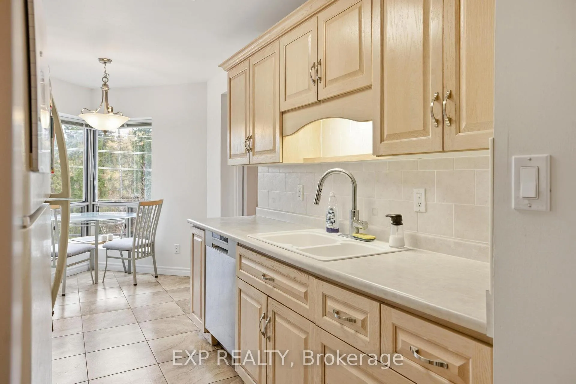 Photo 5 of 300 Keats Way, Waterloo, Beechwood — HOMEH