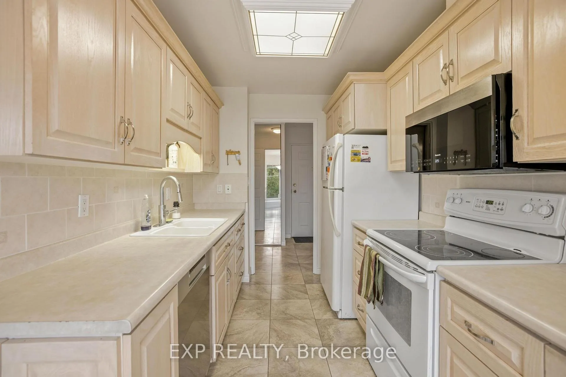Photo 7 of 300 Keats Way, Waterloo, Beechwood — HOMEH