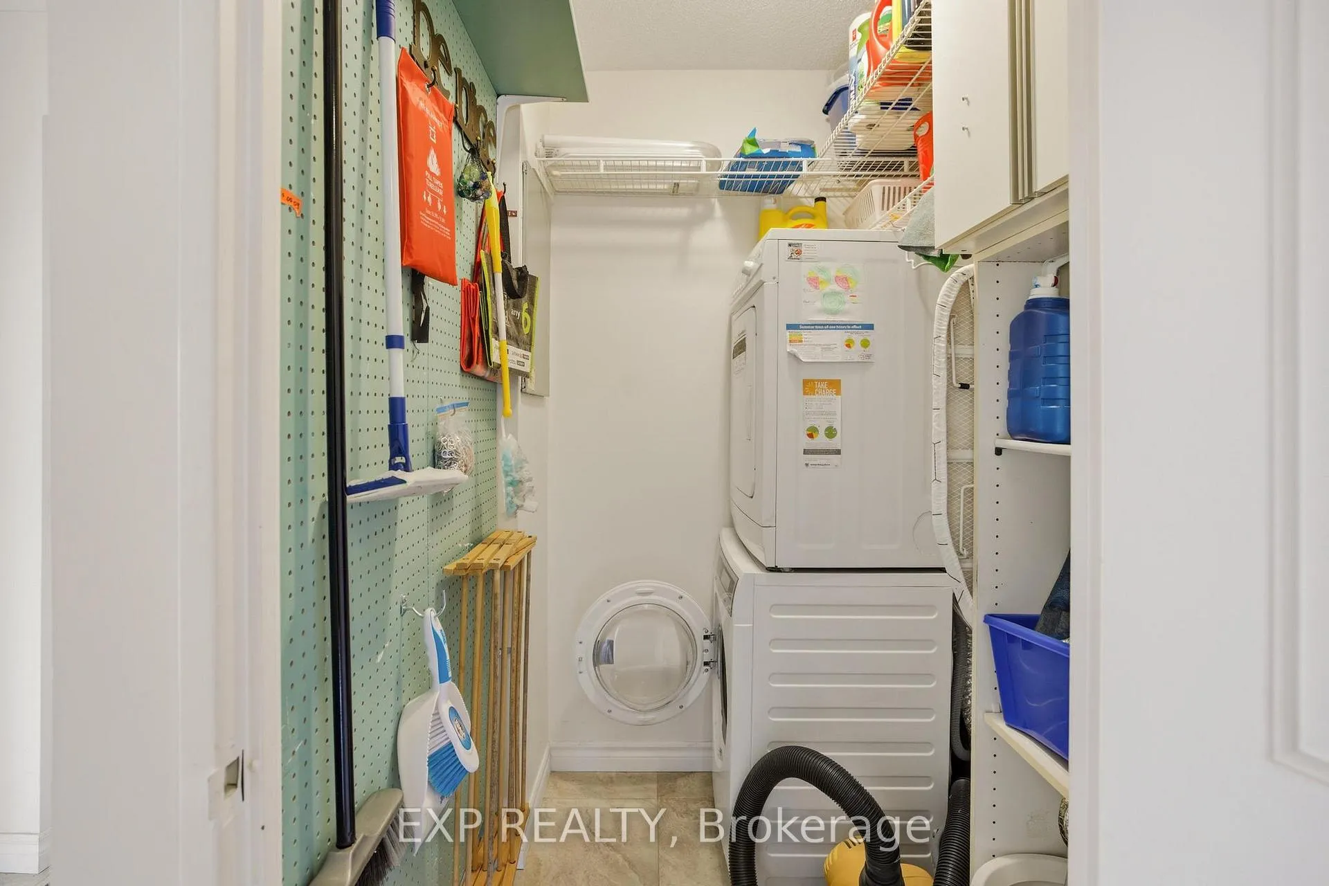 Photo 9 of 300 Keats Way, Waterloo, Beechwood — HOMEH
