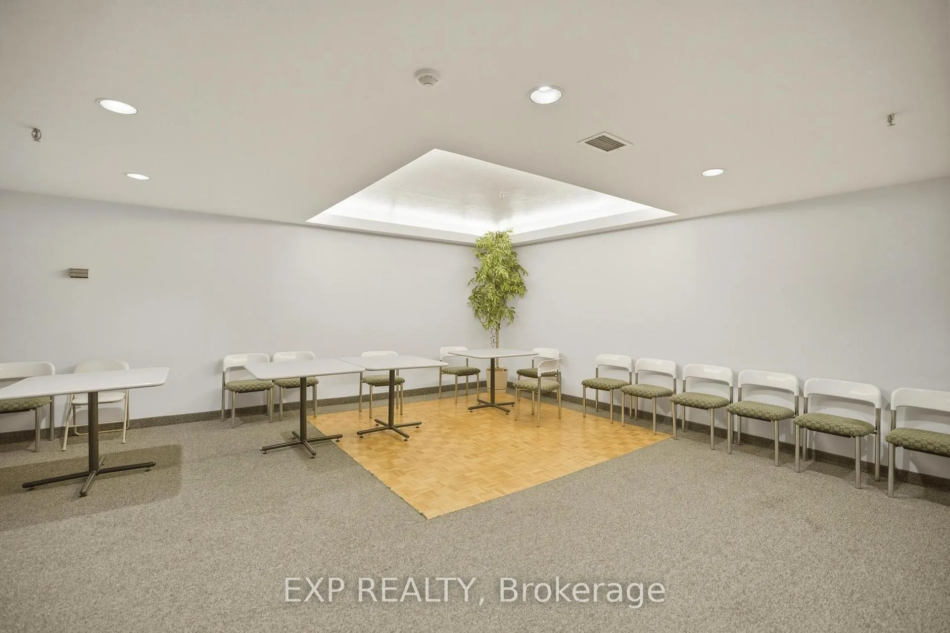 Photo 32 of 300 Keats Way, Waterloo, Beechwood — HOMEH