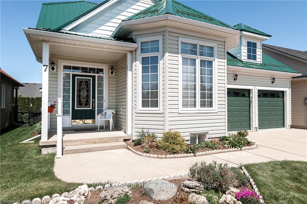 Photo 2 of Unit 7, 7 Stornoway Crescent, Huron East, Egmondville — HOMEH