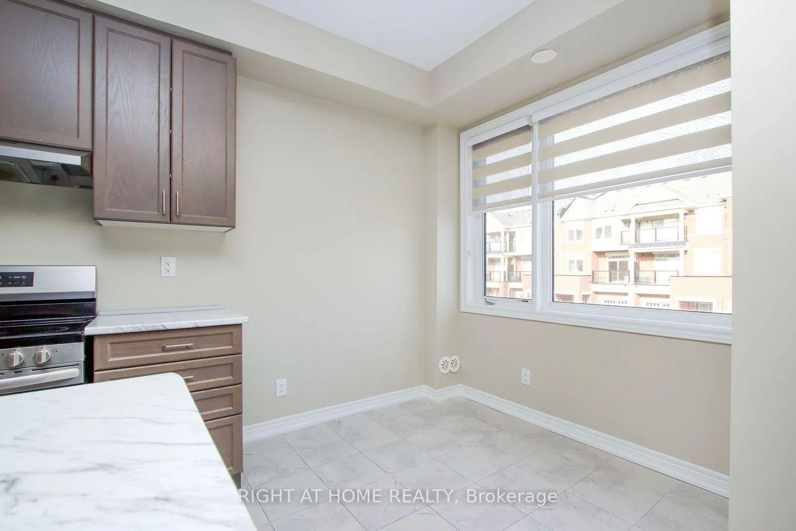 Photo 6 of 1104 Lockie Drive, Oshawa, Kedron — HOMEH