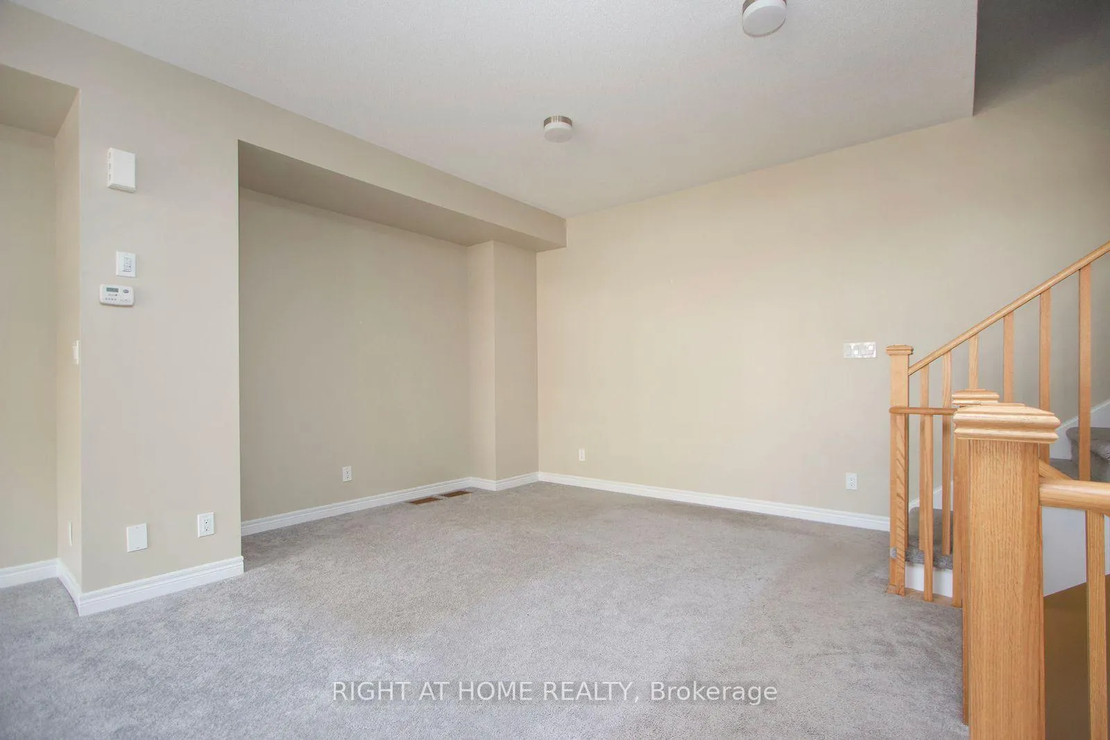 Photo 10 of 1104 Lockie Drive, Oshawa, Kedron — HOMEH