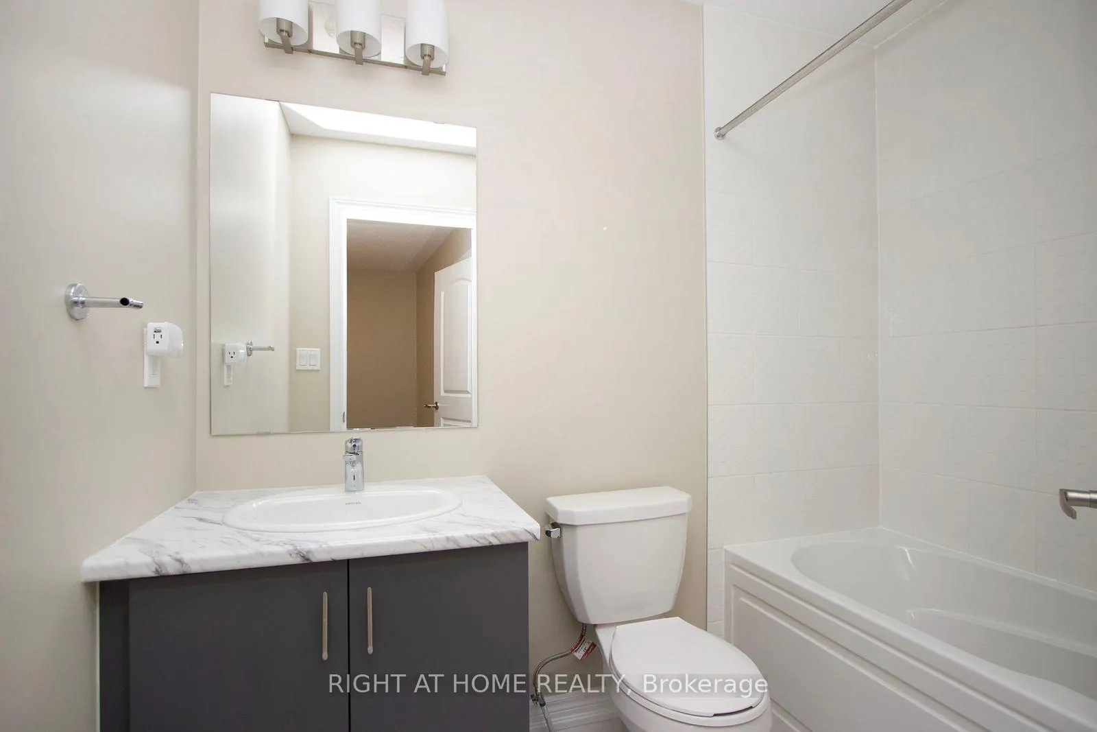 Photo 18 of 1104 Lockie Drive, Oshawa, Kedron — HOMEH