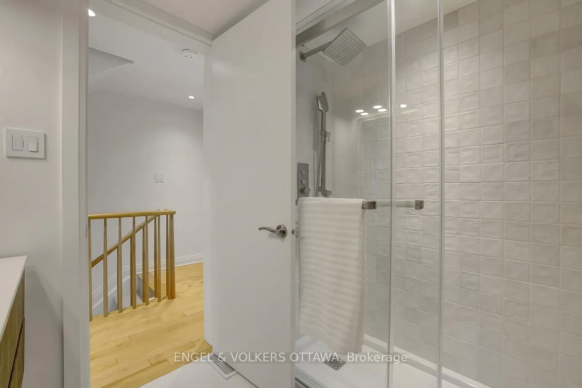 Photo 30 of 449 Edison Avenue, Ottawa, McKellar/Highland — HOMEH